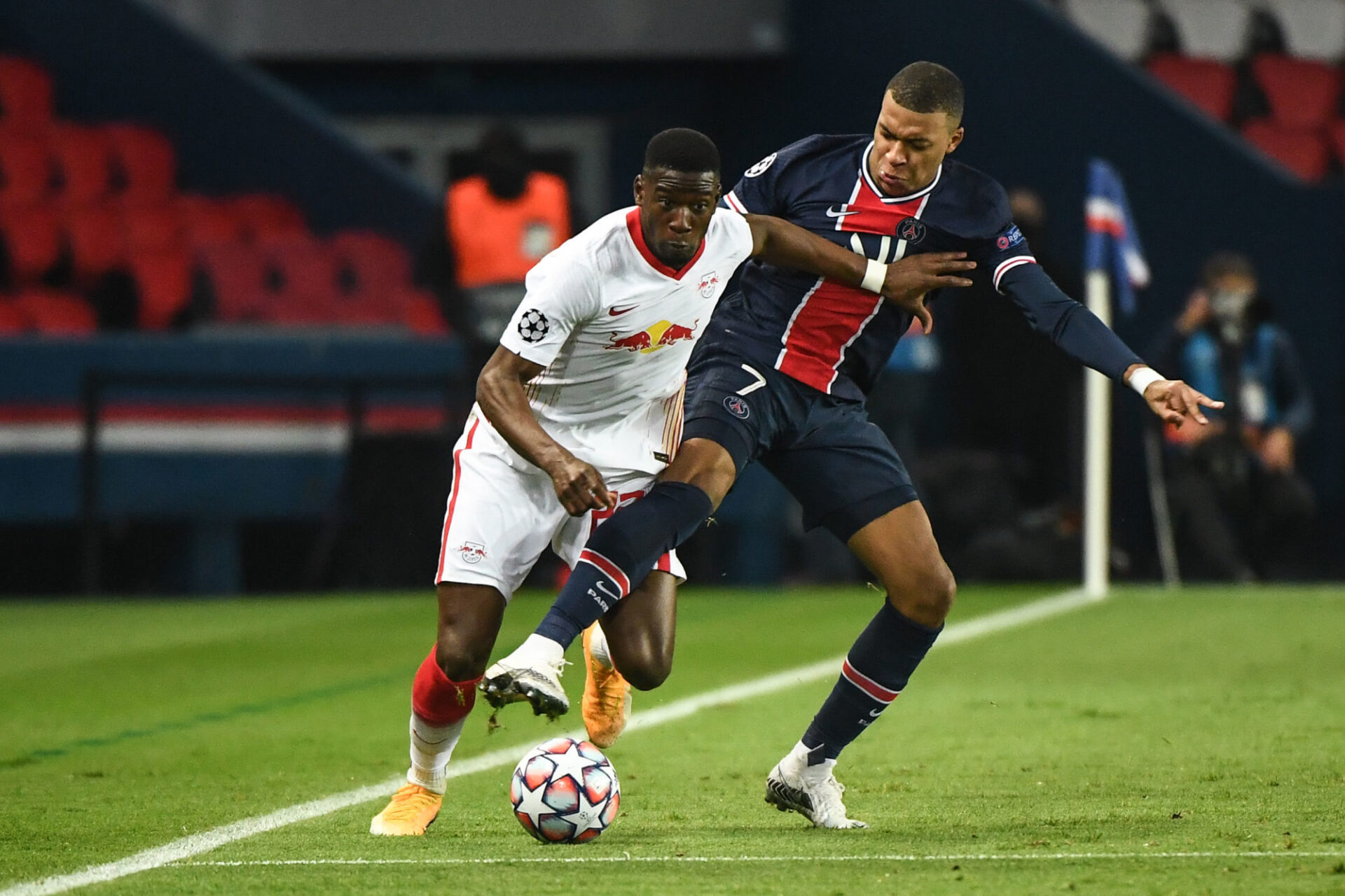 Kylian Mbapp&eacute; et le PSG retrouvent le Leipzig de Nordi Muki&eacute;l&eacute; en Ligue des champions, mardi 19 octobre. Icon Sport