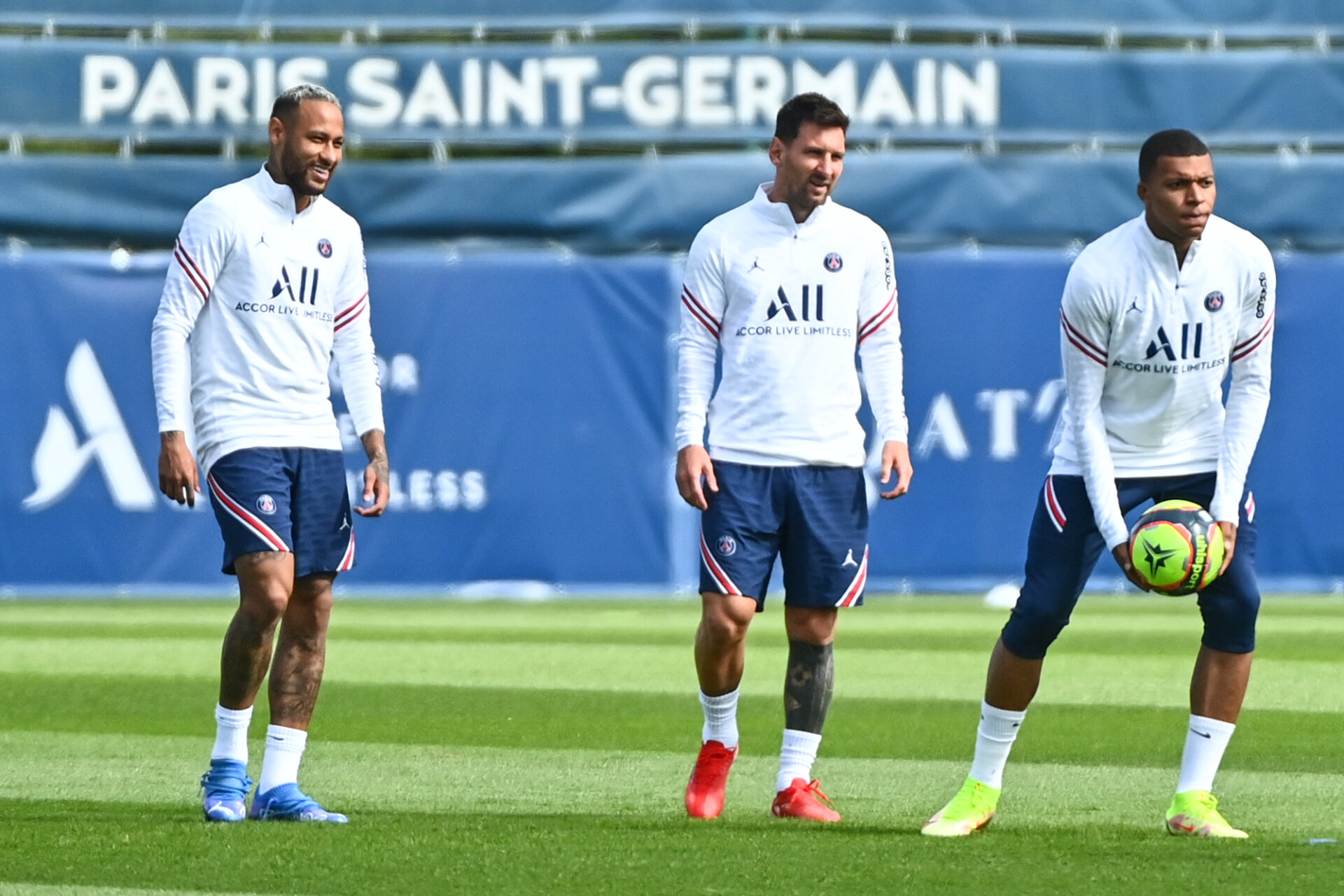 Messi a notamment évoqué sa relation avec Neymar et Mbappé pour France Football (iconsport)