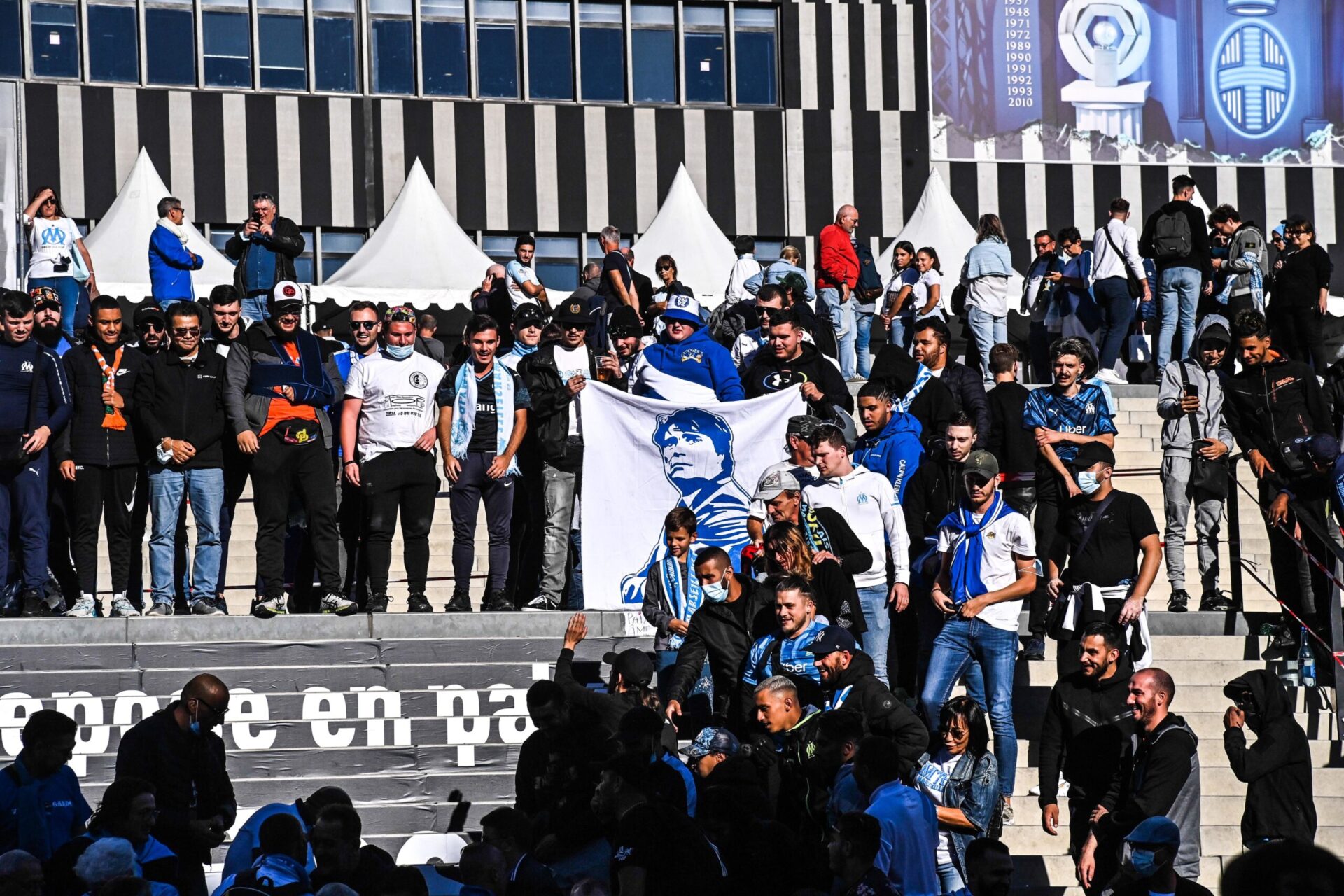 Un grand moment d'émotion pour le peuple marseillais qui disait au revoir à son emblématique président (iconsport)