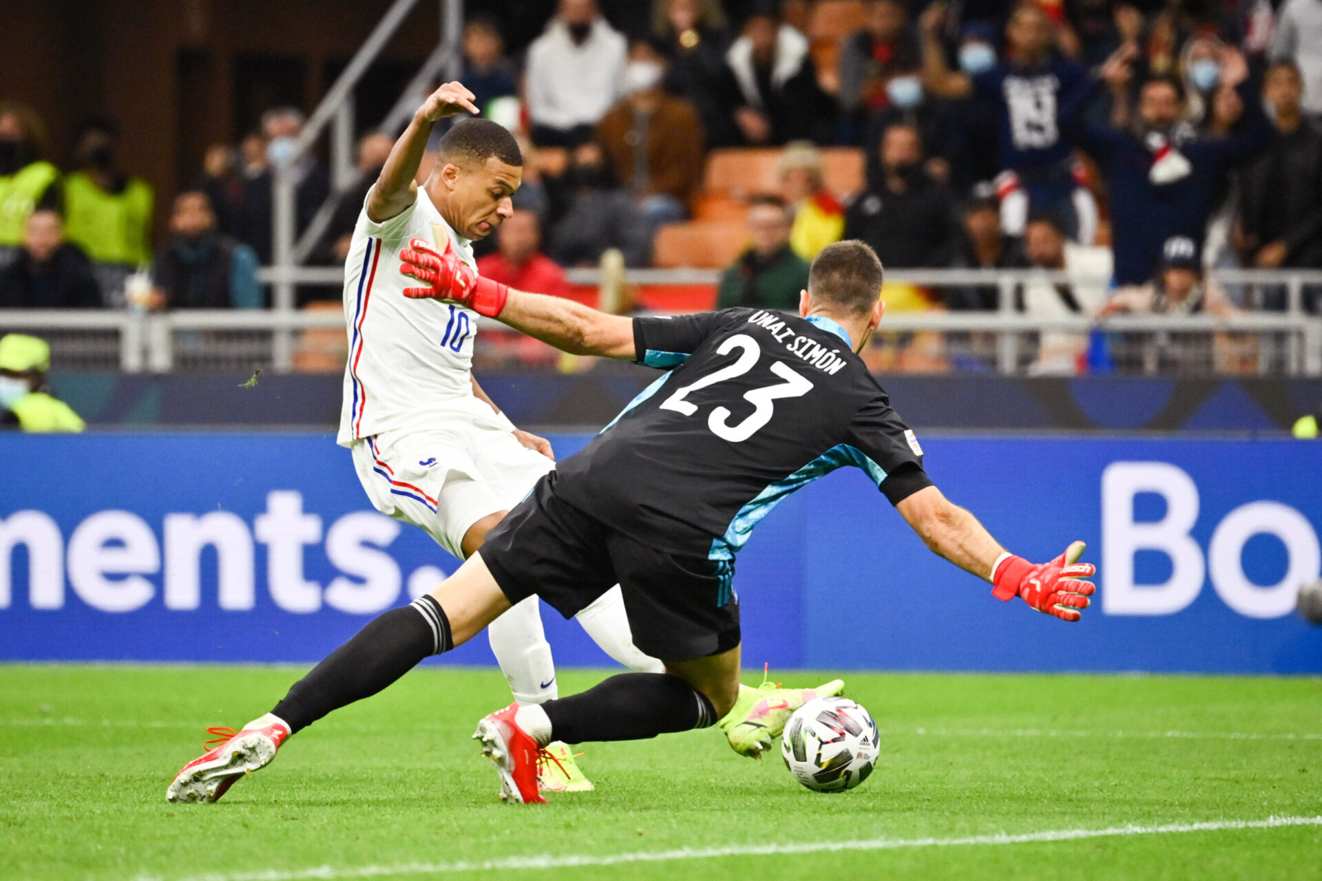Le but de Kylian Mbappé en finale de Ligue des nations considéré valide par l'équipe arbitrale fait polémique (iconsport)