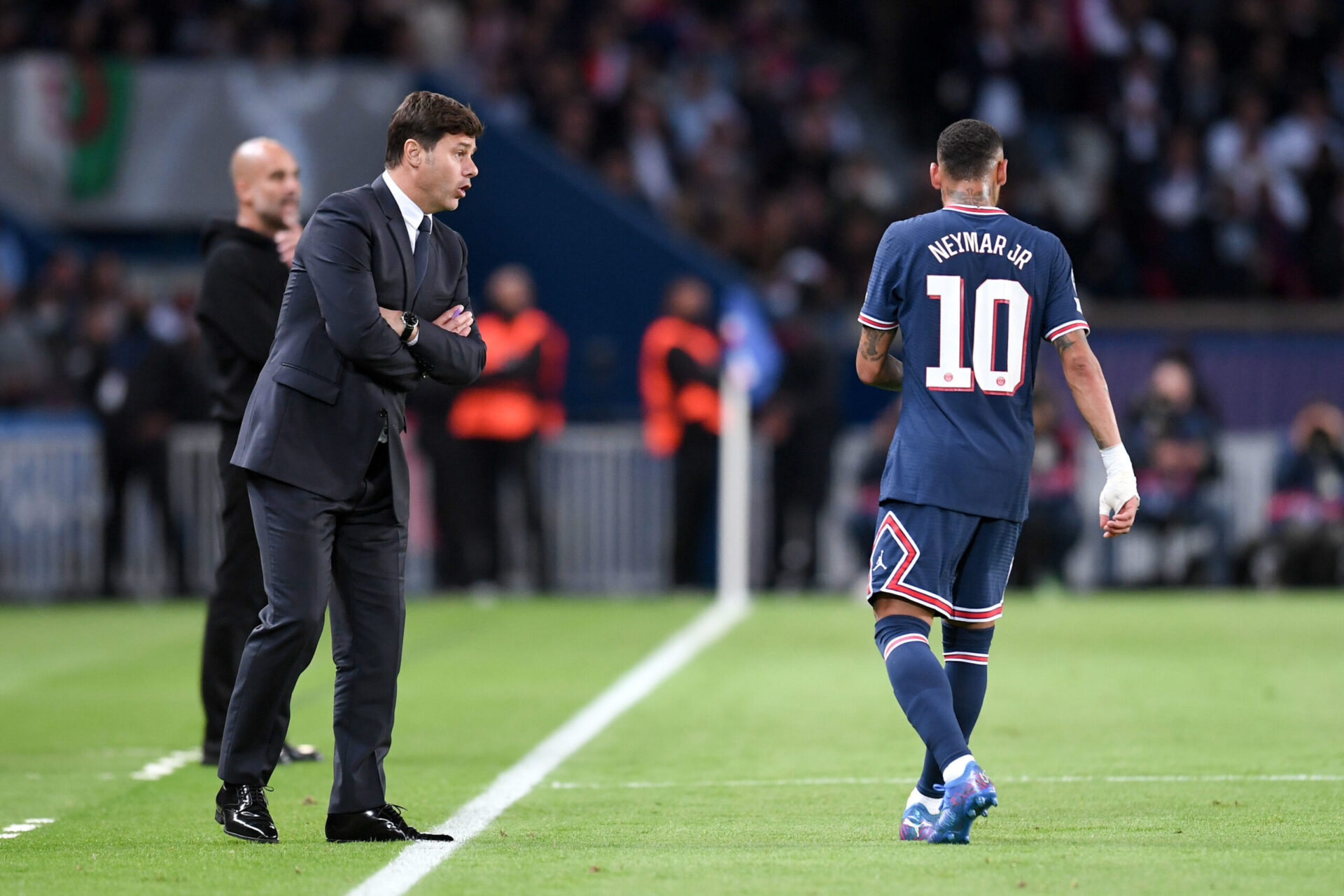 Pochettino a expliqu&eacute; que Neymar avait "senti une g&ecirc;ne" &agrave; l'entra&icirc;nement ce lundi matin (iconsport)