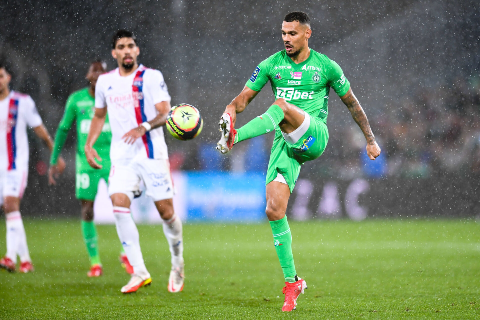 Timothée Kolodziejczak a assuré après le derby contre l'OL que ses coéquipiers de l'ASSE soutenaient leur entraîneur Claude Puel. Icon Sport