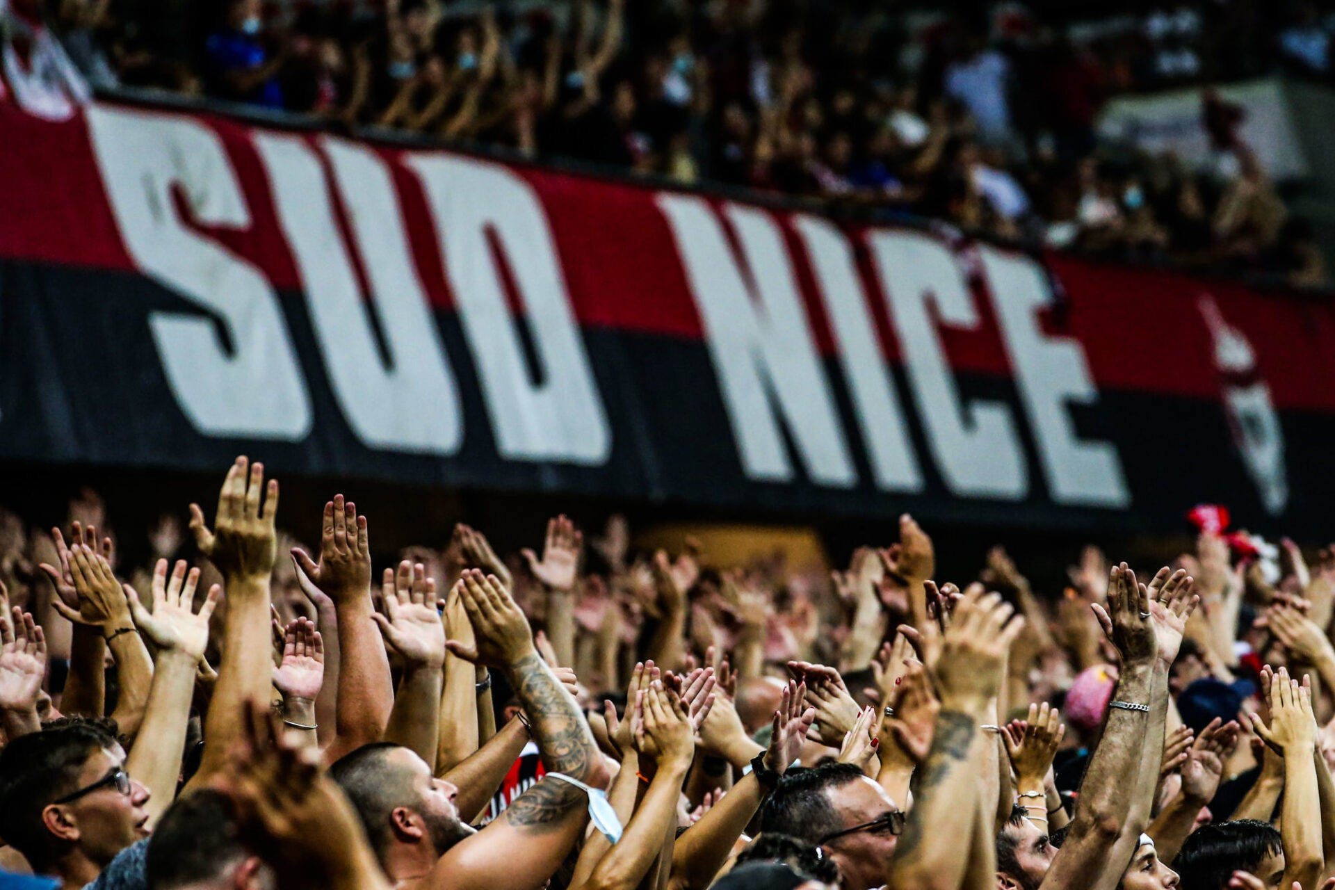 Des fans de Nice lors de la rencontre de Ligue 1 contre l'OM. Icon Sport