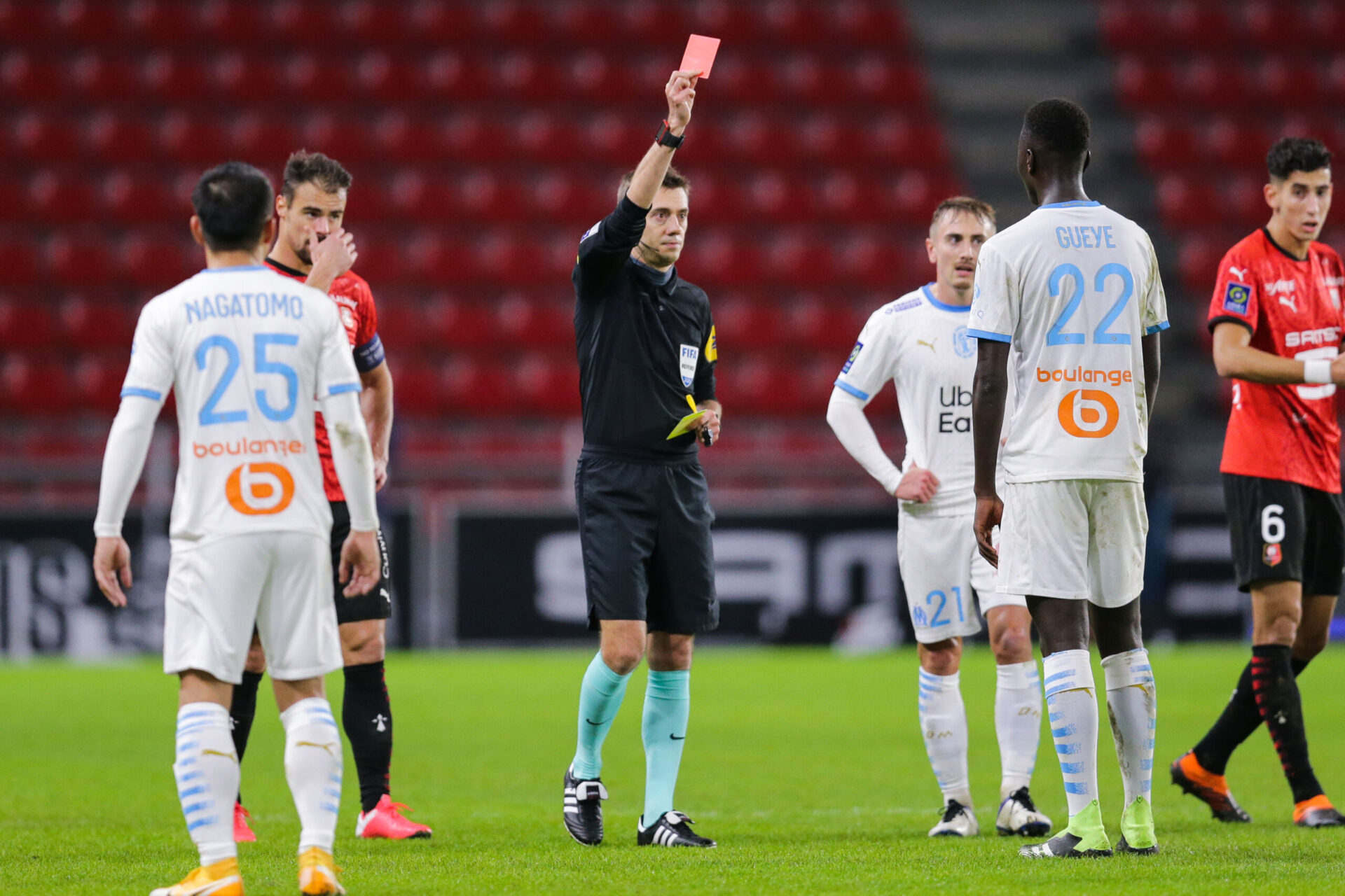 Clément Turpin arbitrera le choc entre le PSG et l'OM. (Icon Sport) Clément Turpin arbitrera le choc entre le PSG et l'OM. (Icon Sport)