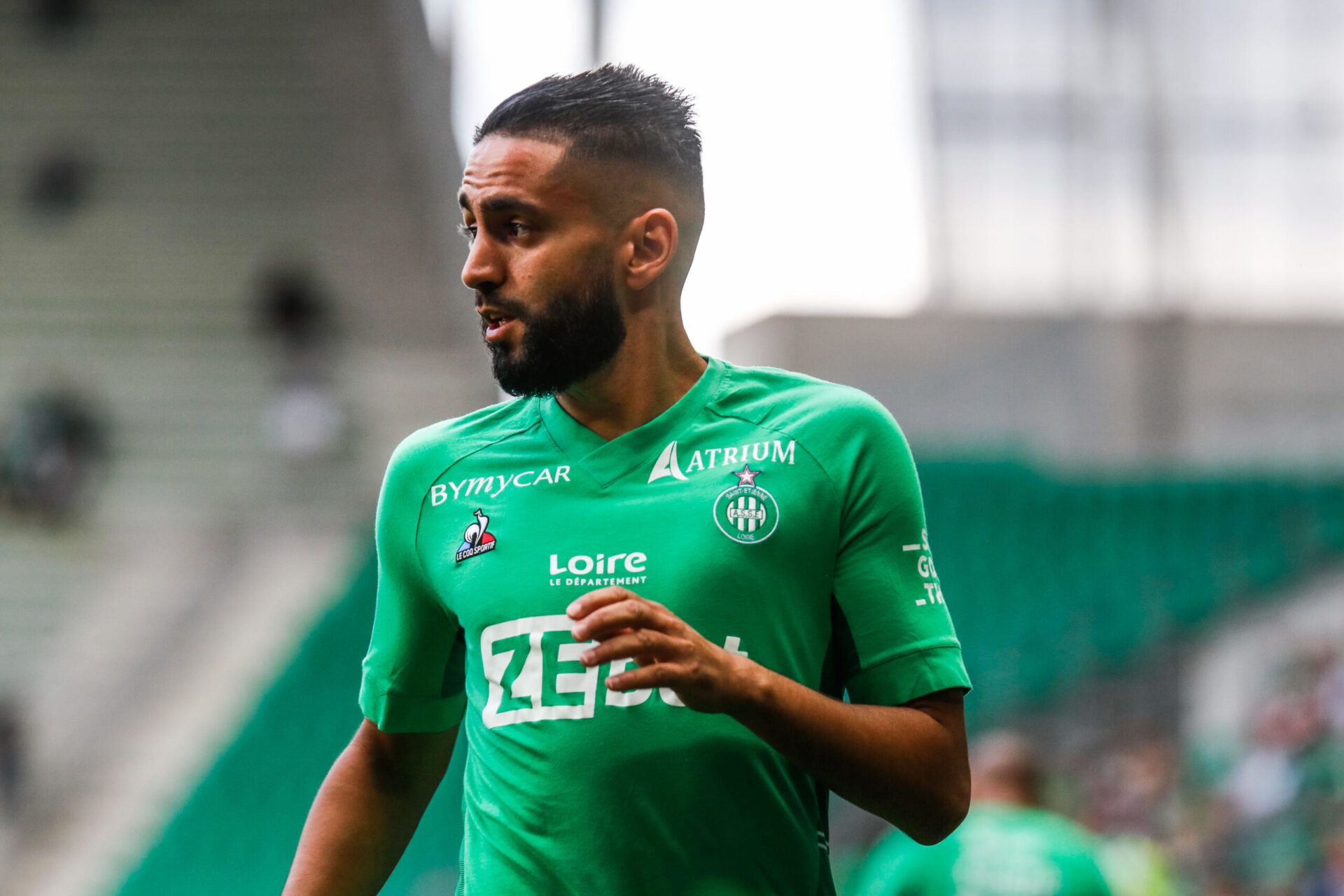 Ryad Boudebouz pourrait retrouver une place de titulaire ce dimanche soir lors de Saint-Étienne - Lyon. L'Algérien pourrait être aligné en numéro 10 (iconsport)