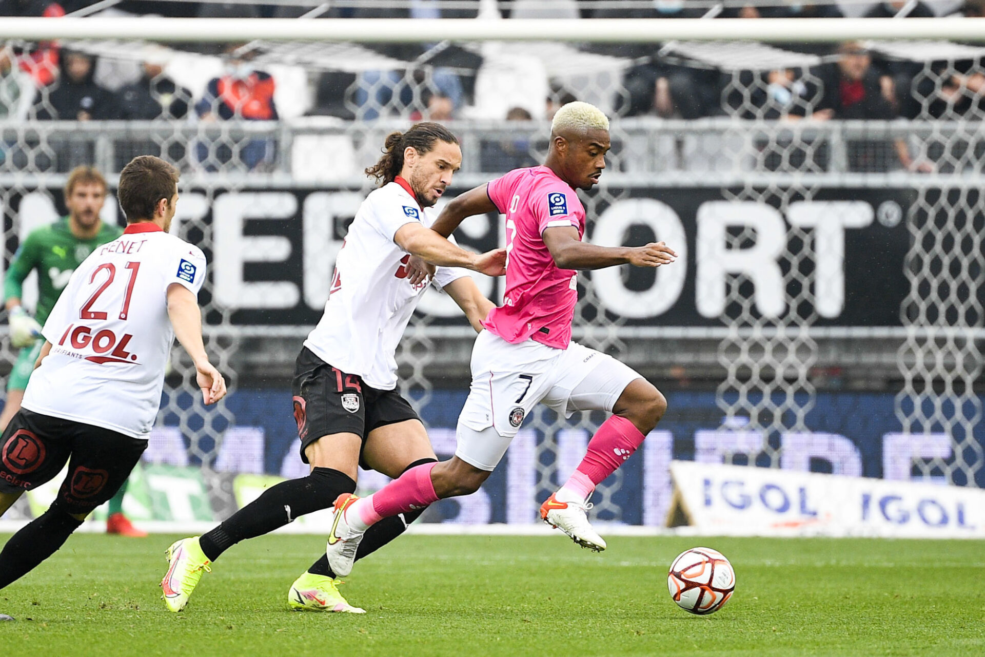 Amiens et Toulouse ont tout intérêt à monter en Ligue 1 cette saison, puisqu'il n'y aura plus que deux montées en 2022-2023. Icon Sport