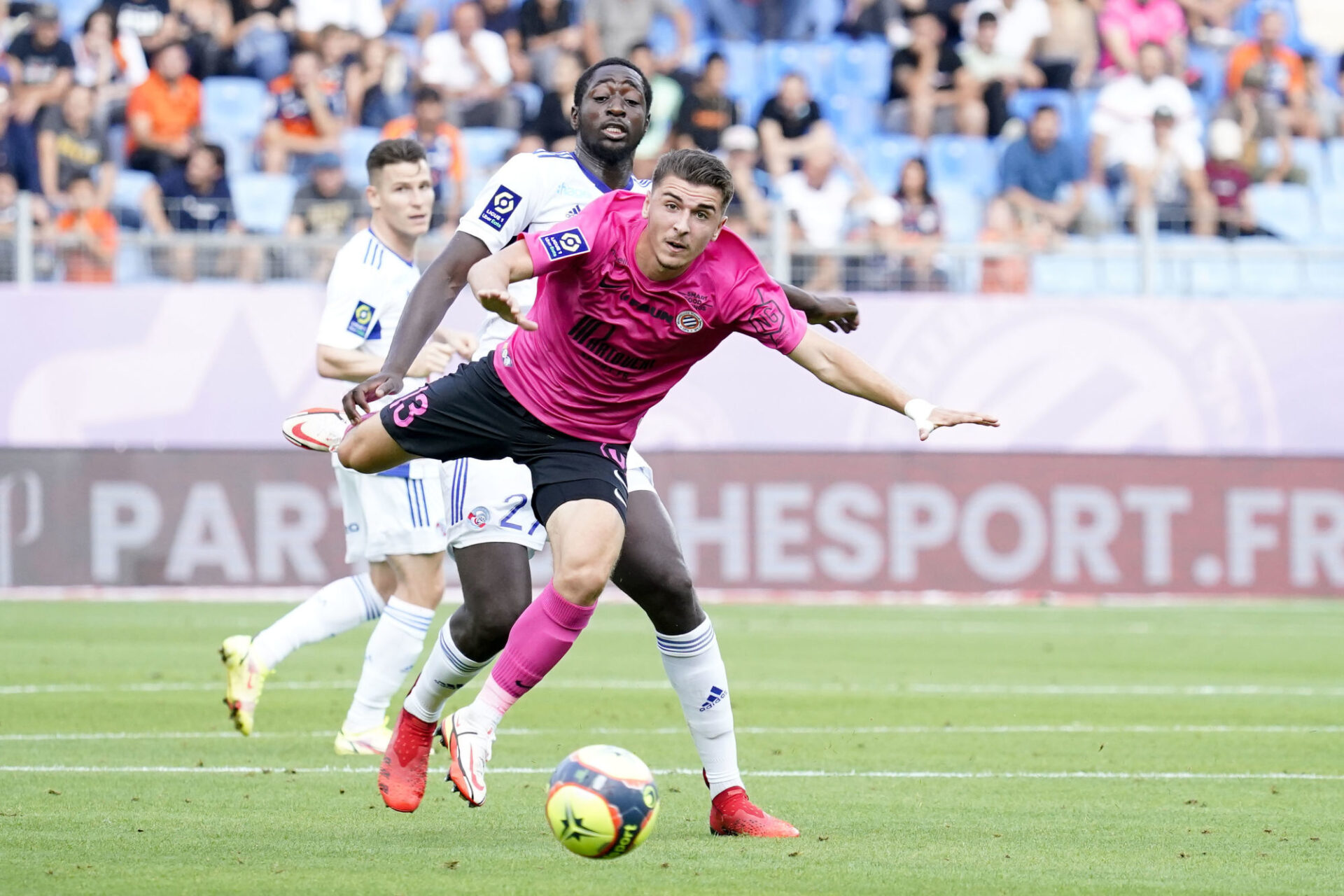 Le Montpellier de Joris Chotard n'a pas réussi à faire tomber le Strasbourg d'Ibrahima Sissoko. Icon Sport