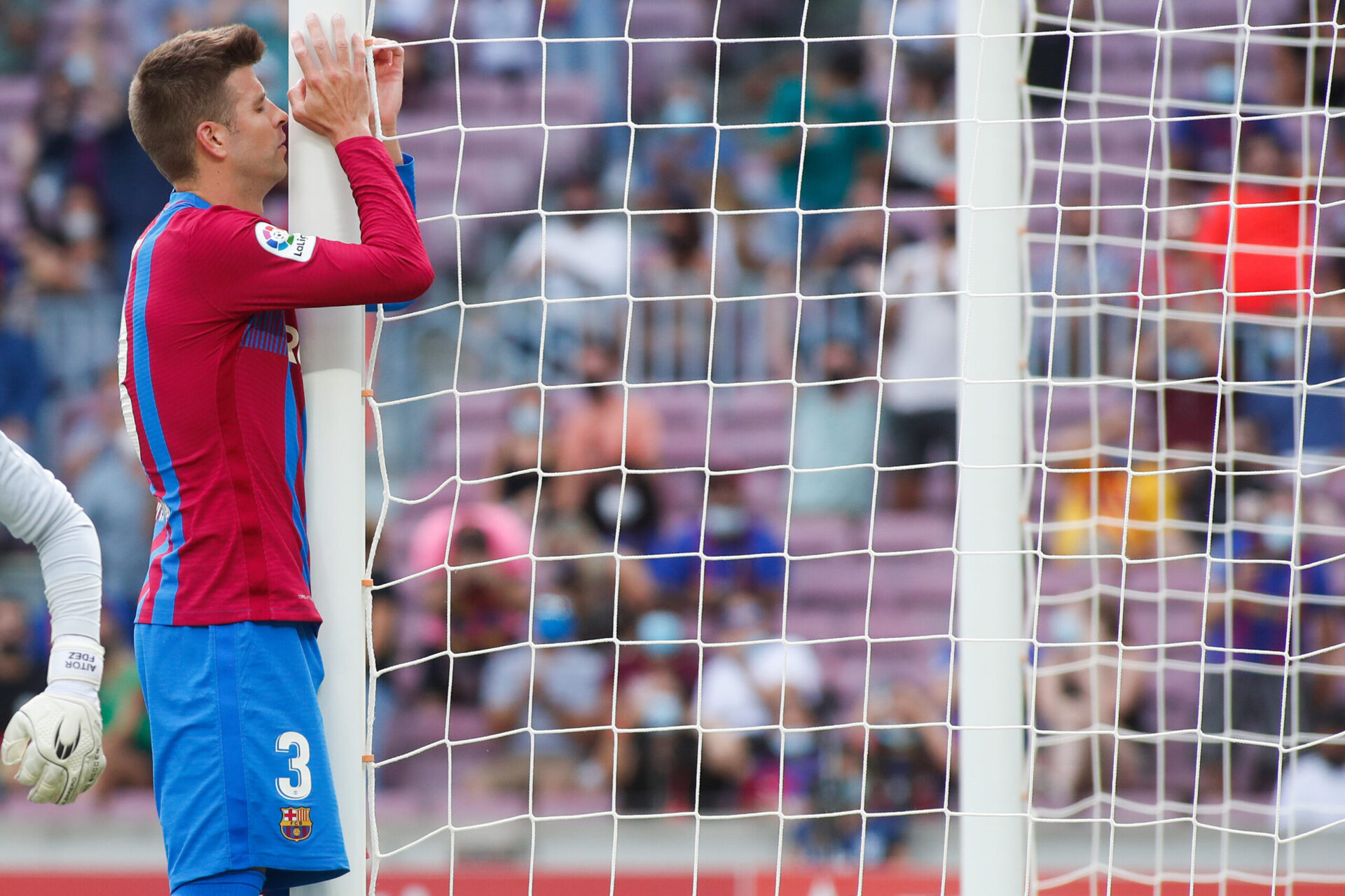 Début de saison très difficile pour le Barça, dernier de son groupe en Ligue des champions et neivième de Liga. Icon Sport
