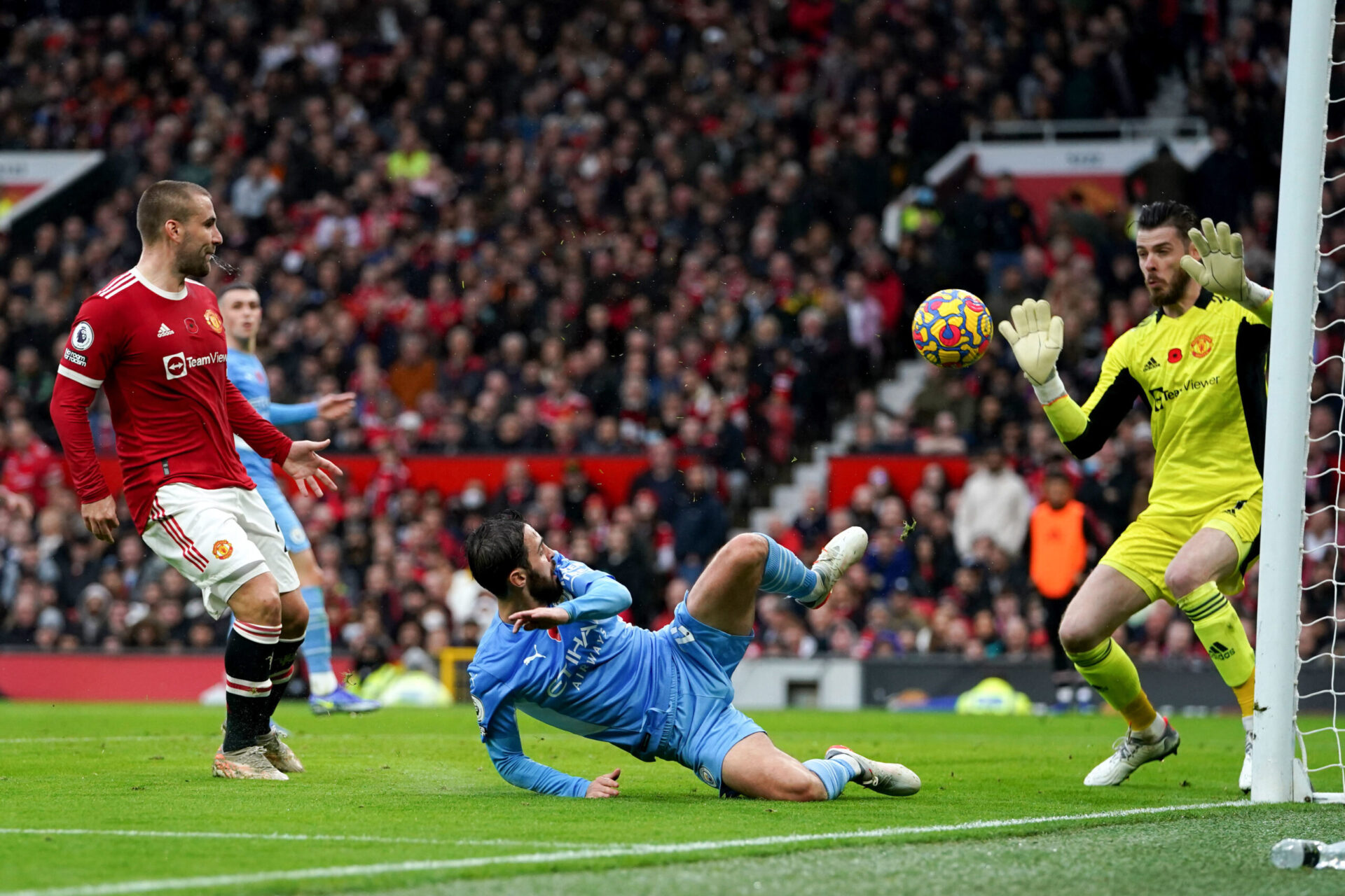 Bernardo Silva, deuxième buteur de la rencontre contre Manchester United à Old Trafford, juste avant la mi-temps. Icon Sport Bernardo Silva, deuxième buteur de la rencontre contre Manchester United à Old Trafford, juste avant la mi-temps. Icon Sport