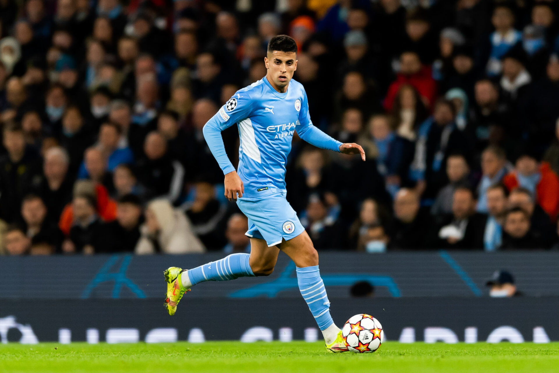 João Cancelo est l'un des organisateurs du jeu de Manchester City malgré sa position de latéral. Icon Sport