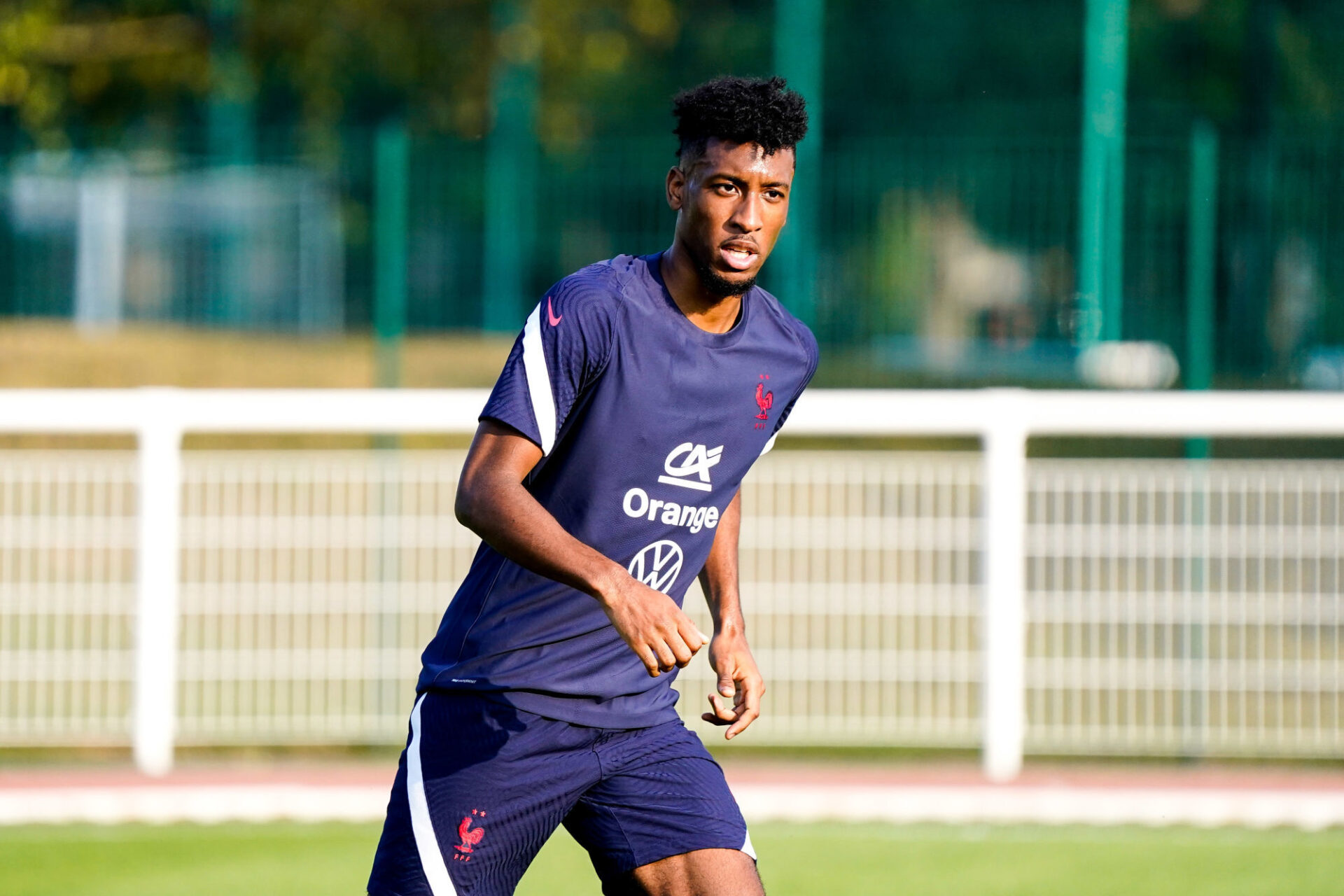 Kingsley Coman pourrait être préféré à Benjamin Pavard pour évoluer piston droit contre le Kazakhstan. Icon Sport