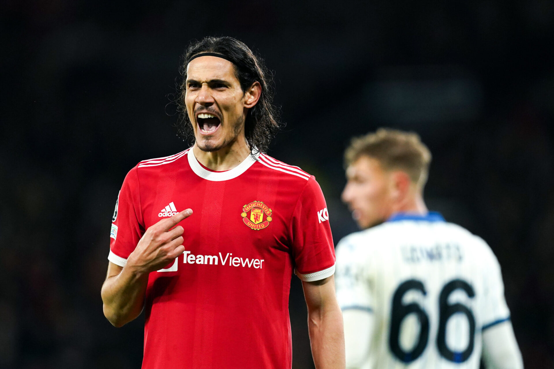 Le Barça pourrait tenter de faire Cavani en hiver pour prendre la place d'Agüero en attaque (iconsport)
