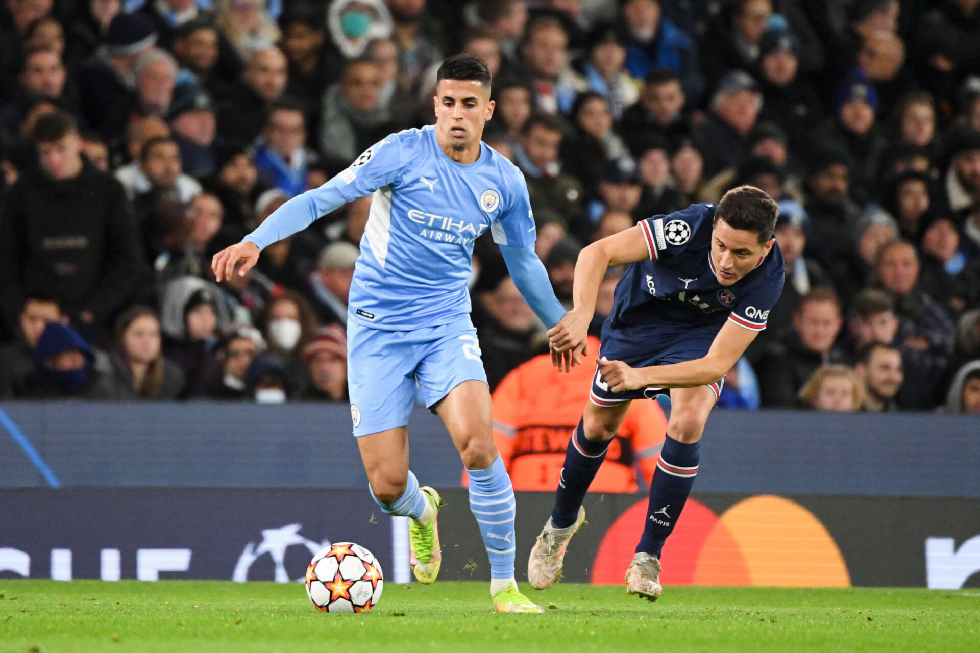 Ander Herrera et le PSG se font fait étouffer par João Cancelo et Manchester City. Icon Sport