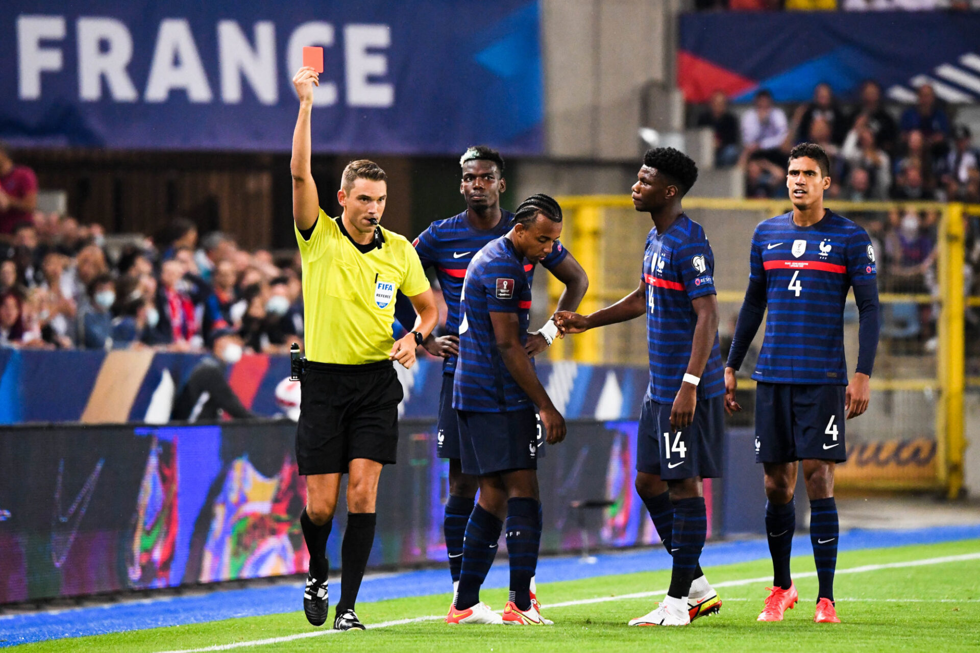Jules Koundé avait vu rouge dès sa troisième sélection avec l'équipe de France, contre la Bosnie en septembre. Icon Sport