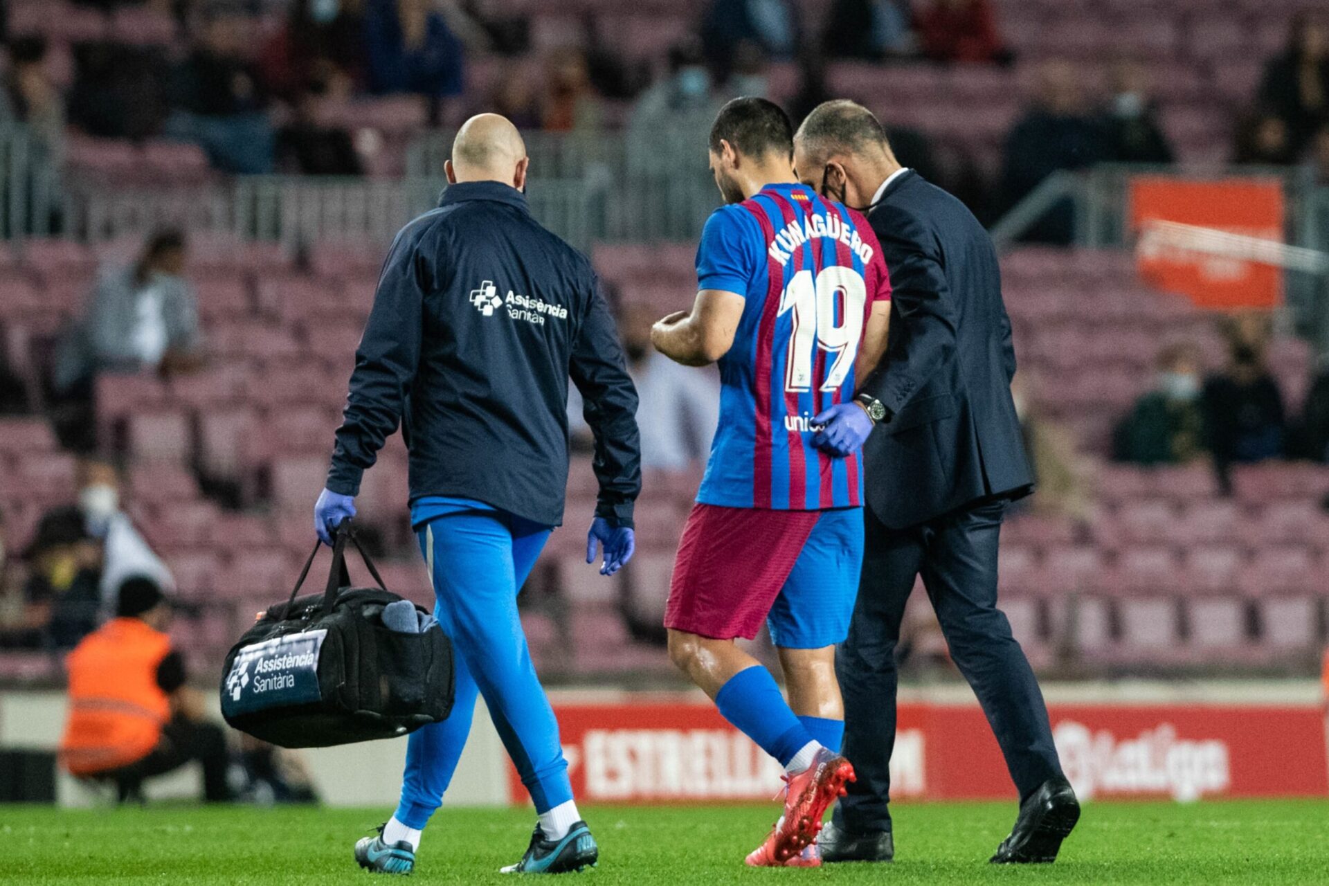 Ag&uuml;ero a d&ucirc; quitter pr&eacute;matur&eacute;ment ses partenaires lors du match face &agrave; Alav&eacute;s (iconsport)