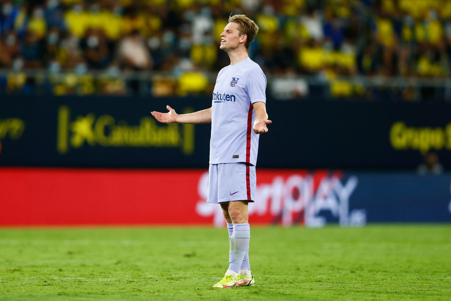 De Jong pourrait devrait s'opposer à la volonté de ses dirigeants s'ils essaient de le vendre lors des prochaines périodes de mercato (iconsport)