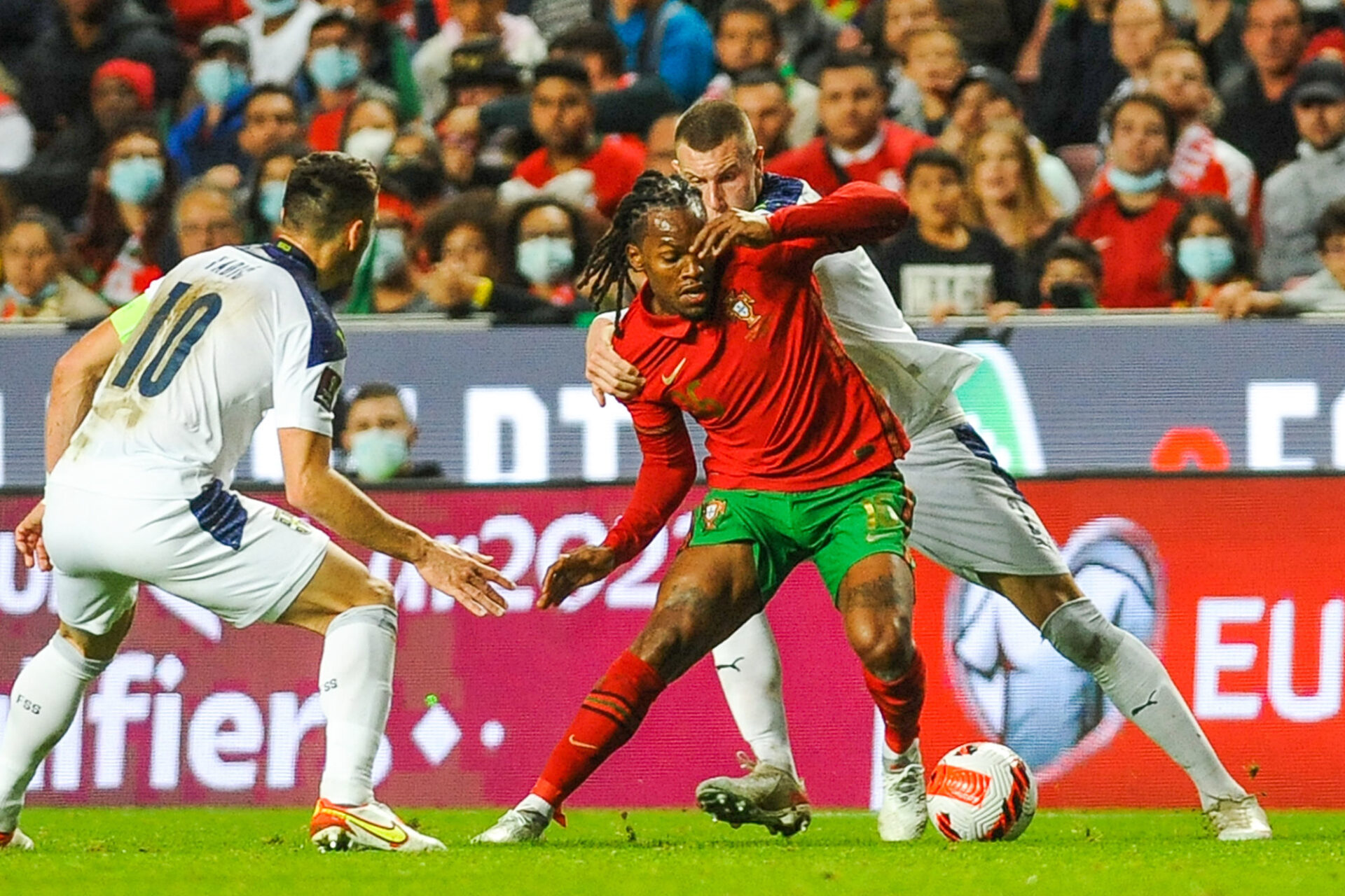 Renato Sanches et le Portugal connaissent déjà les potentiels adversaires dont il faudra se débarrasser en barrages. Icon Sport