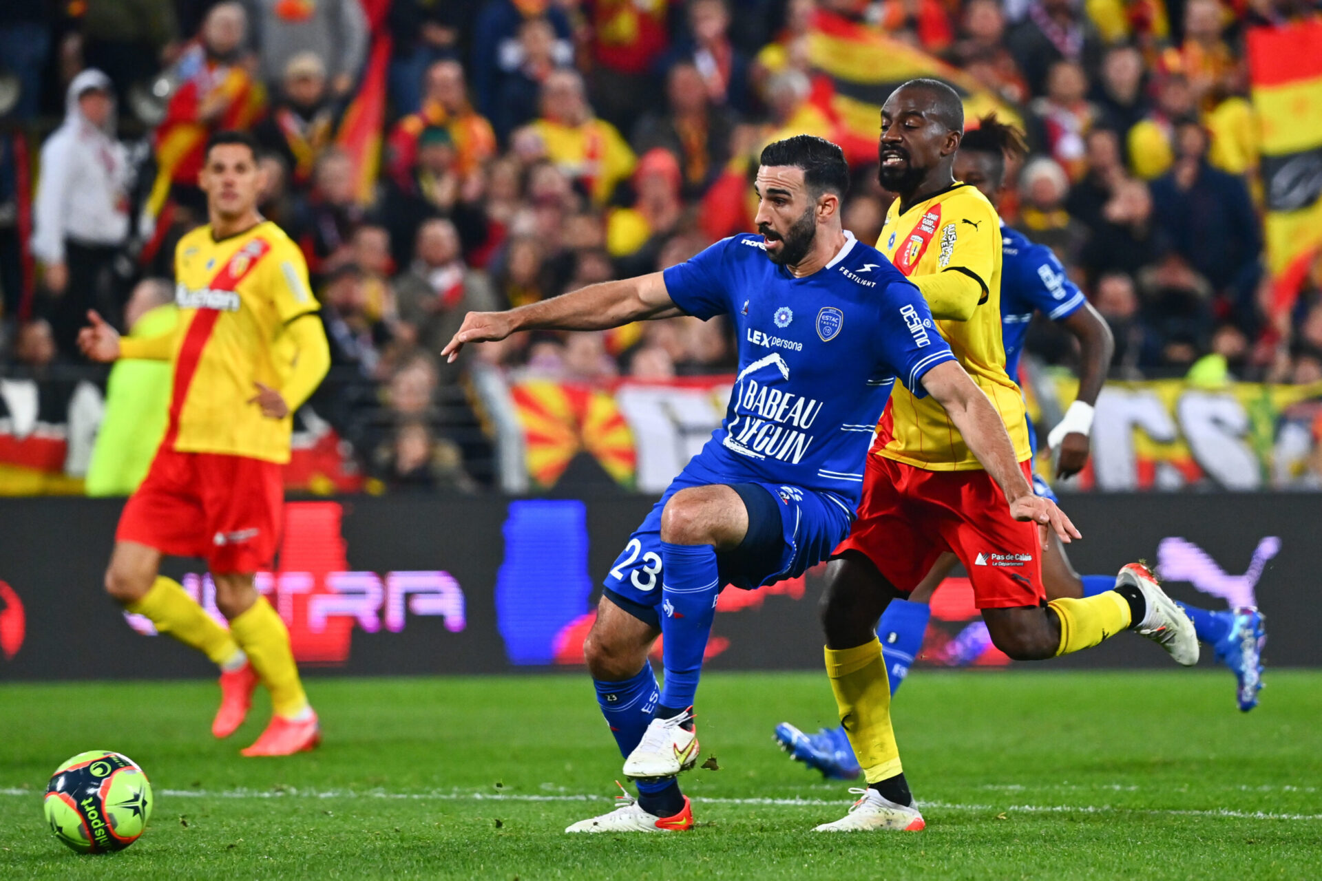 Adil Rami lors de la rencontre face à Lens, le 5 novembre 2021 (IconSport)