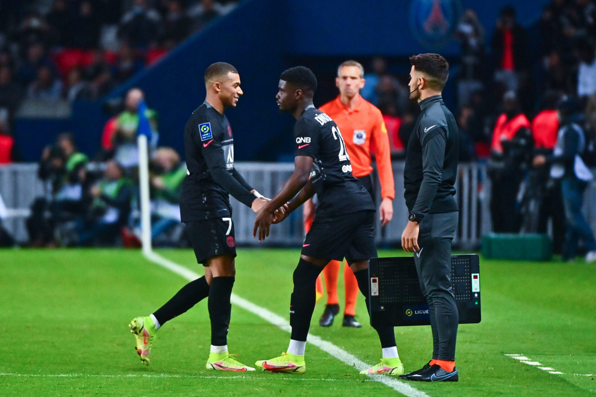 Nuno Mendes, impressionné de partager un vestiaire avec Messi, Neymar ou encore Mbappé. Icon Sport