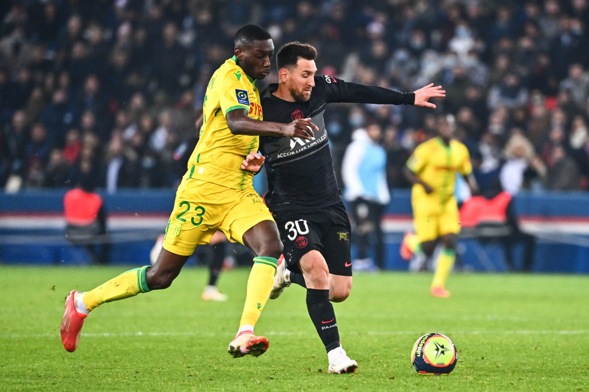 Jonathan Gradit et les Lensois re&ccedil;oivent Angers, moins d'une semaine apr&egrave;s la claque re&ccedil;ue sur la pelouse du Stade Brestois. Icon Sport