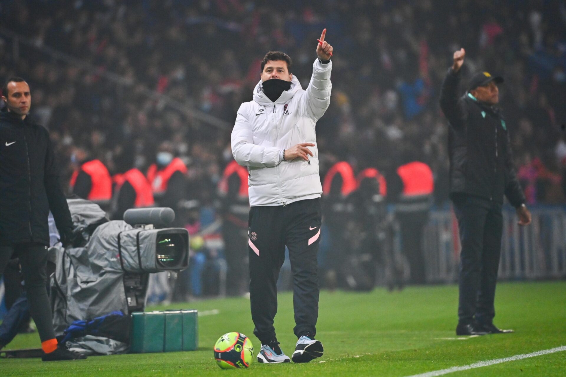 Mauricio Pochettino sur le banc du PSG (iconsport)