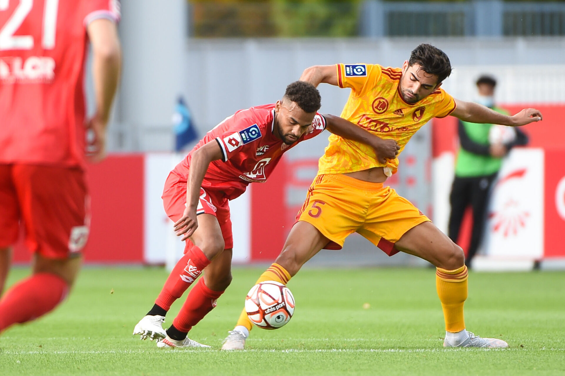 Enzo Zidane (à droite) serait trop frêle pour s'imposer en Ligue 2. Icon Sport