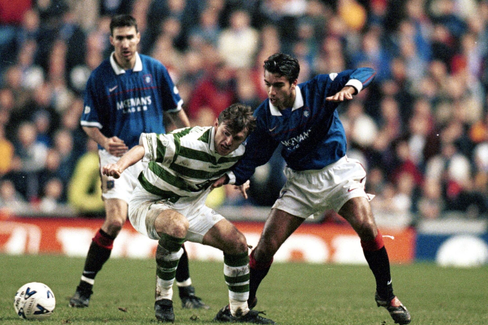 van Bronckhorst a évolué trois ans aux Rangers, où il jouait comme milieu offensif (iconsport)