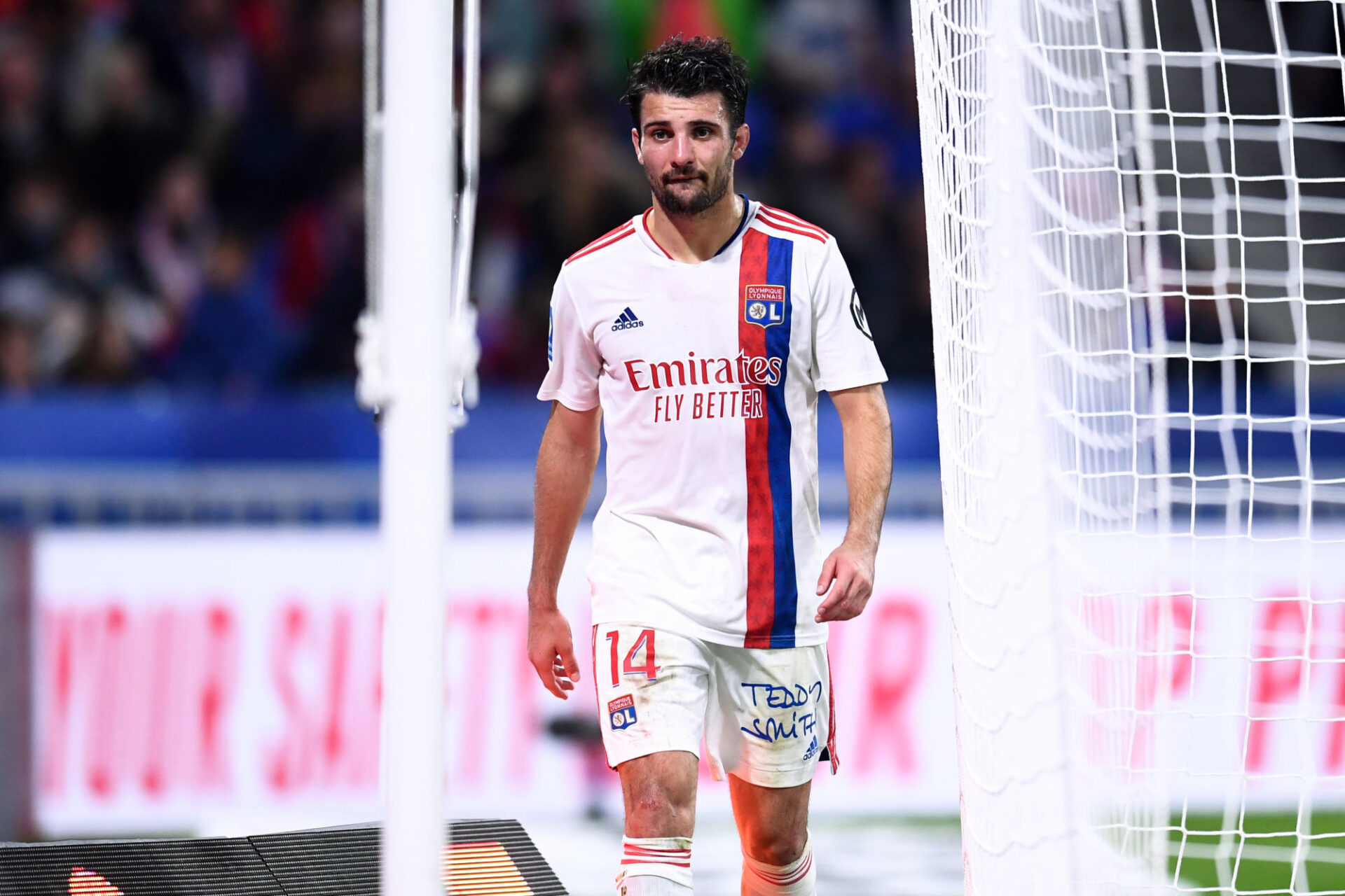 Le capitaine Léo Dubois n'en revient pas : l'OL s'est fait rouler dessus par Rennes. Icon Sport