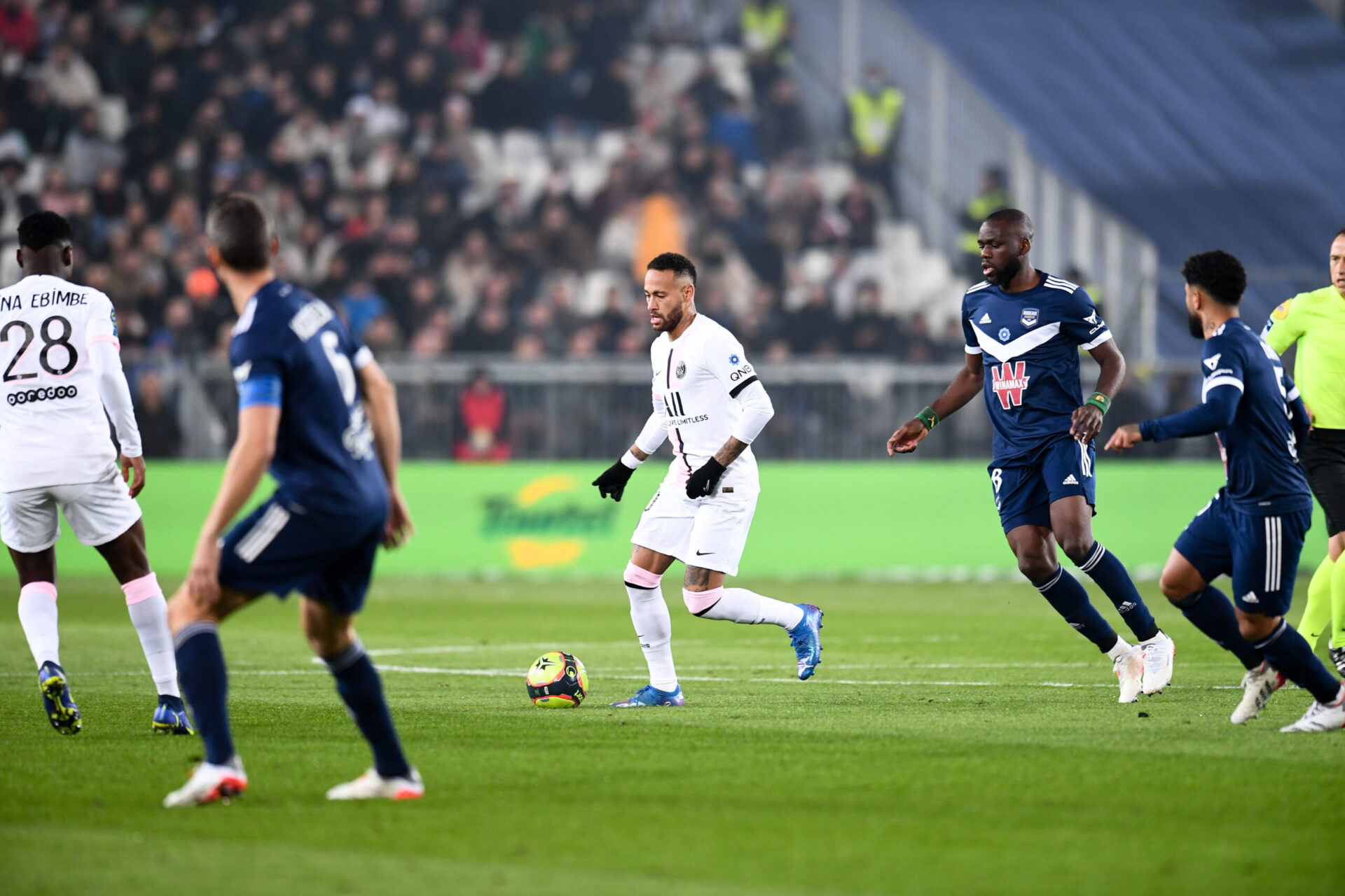 Onana et Neymar adversaires samedi lors de la rencontre Bordeaux - PSG (iconsport)