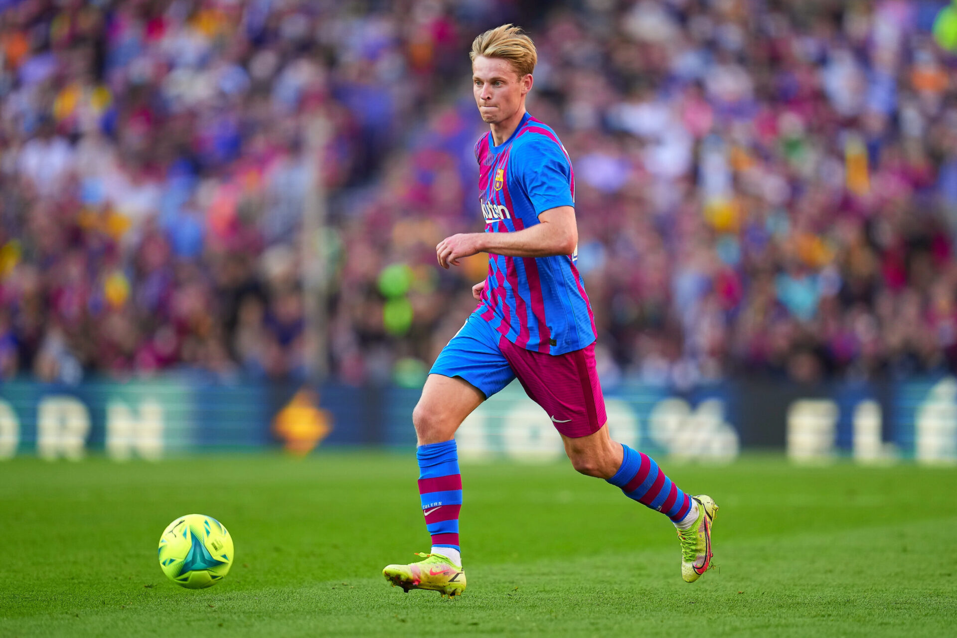 Entre blessures et prestations en dents de scie, Frenkie de Jong est à la peine en ce début de saison avec le Barça. Icon Sport