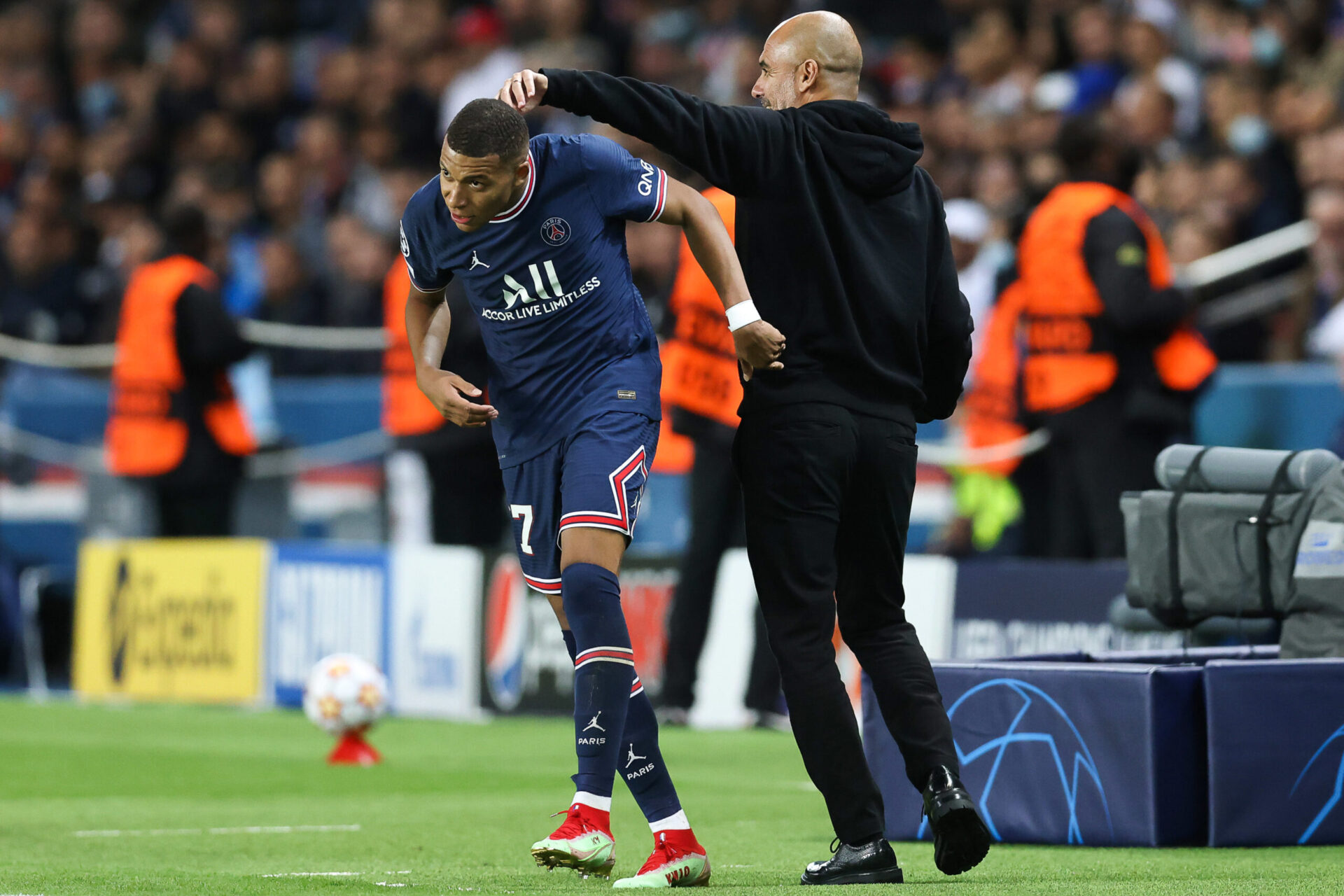 Pep Guardiola a également loué talent de Kylian Mbappé (iconsport)