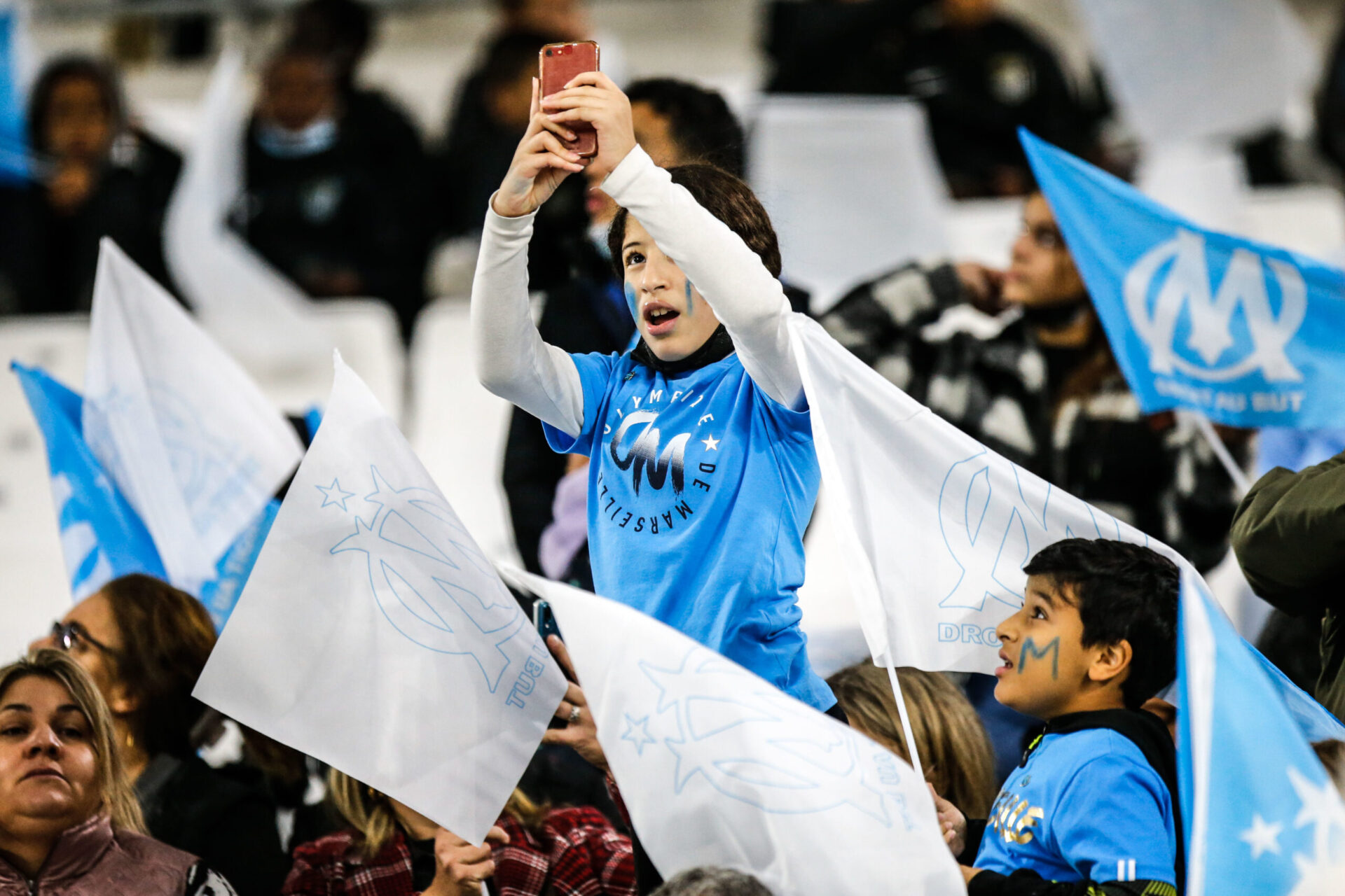 L'arrêté préfectoral portera donc sur tout vêtement ou accessoire aux couleurs de l'OM (iconsport)