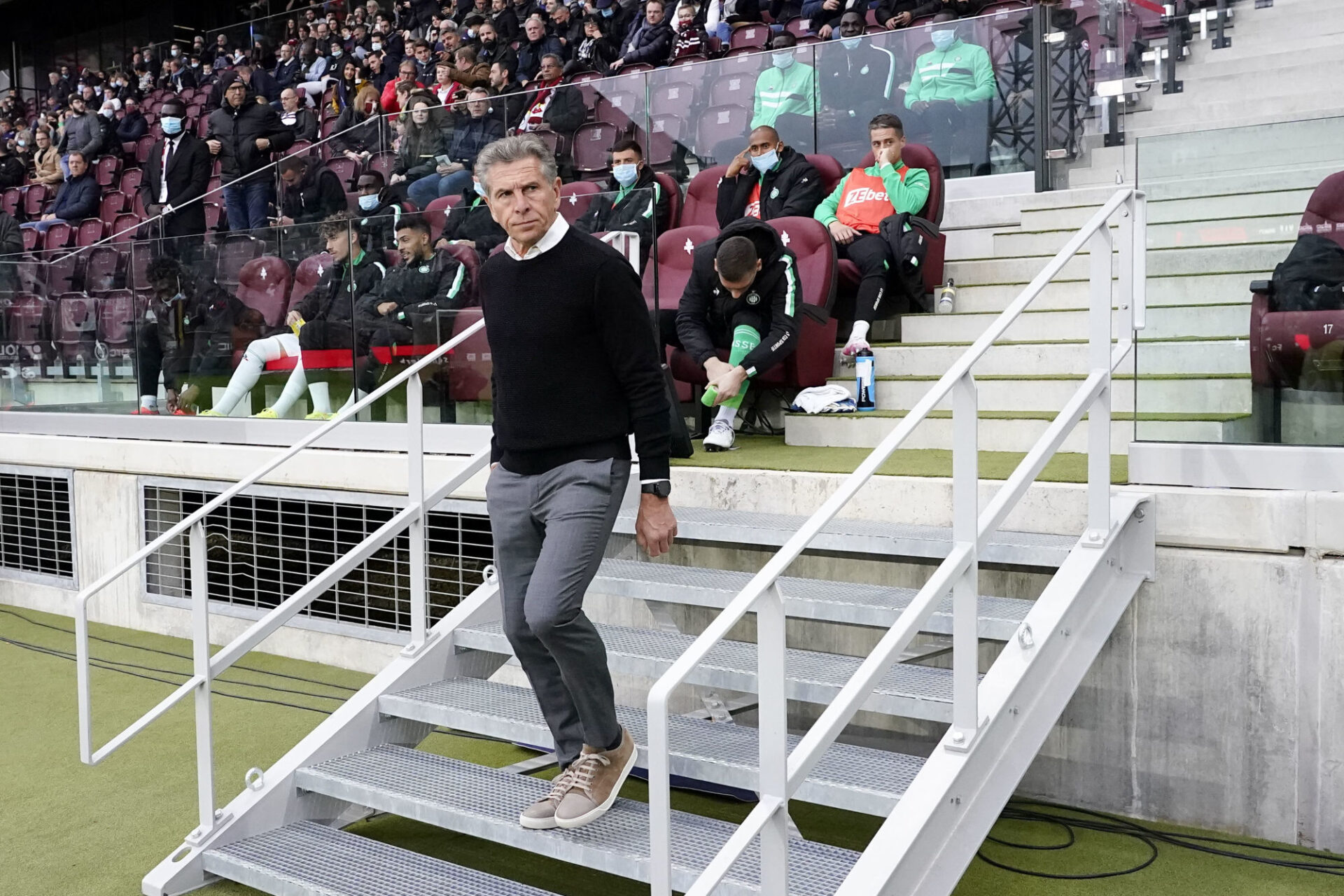 Claude Puel reste sur le banc de Saint-Etienne contre vents et marées. Icon Sport
