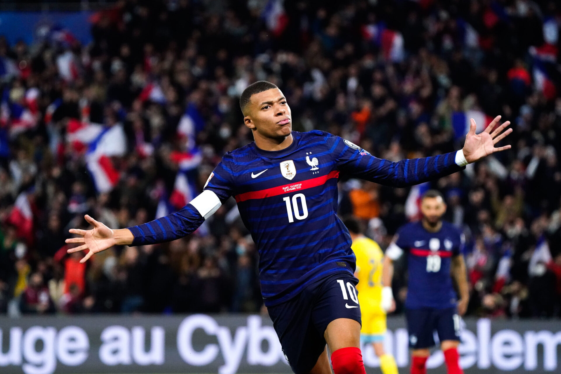 L'attaquant Kylian Mbappé après l'un de ses buts samedi soir face au Kazakhstan (iconsport)