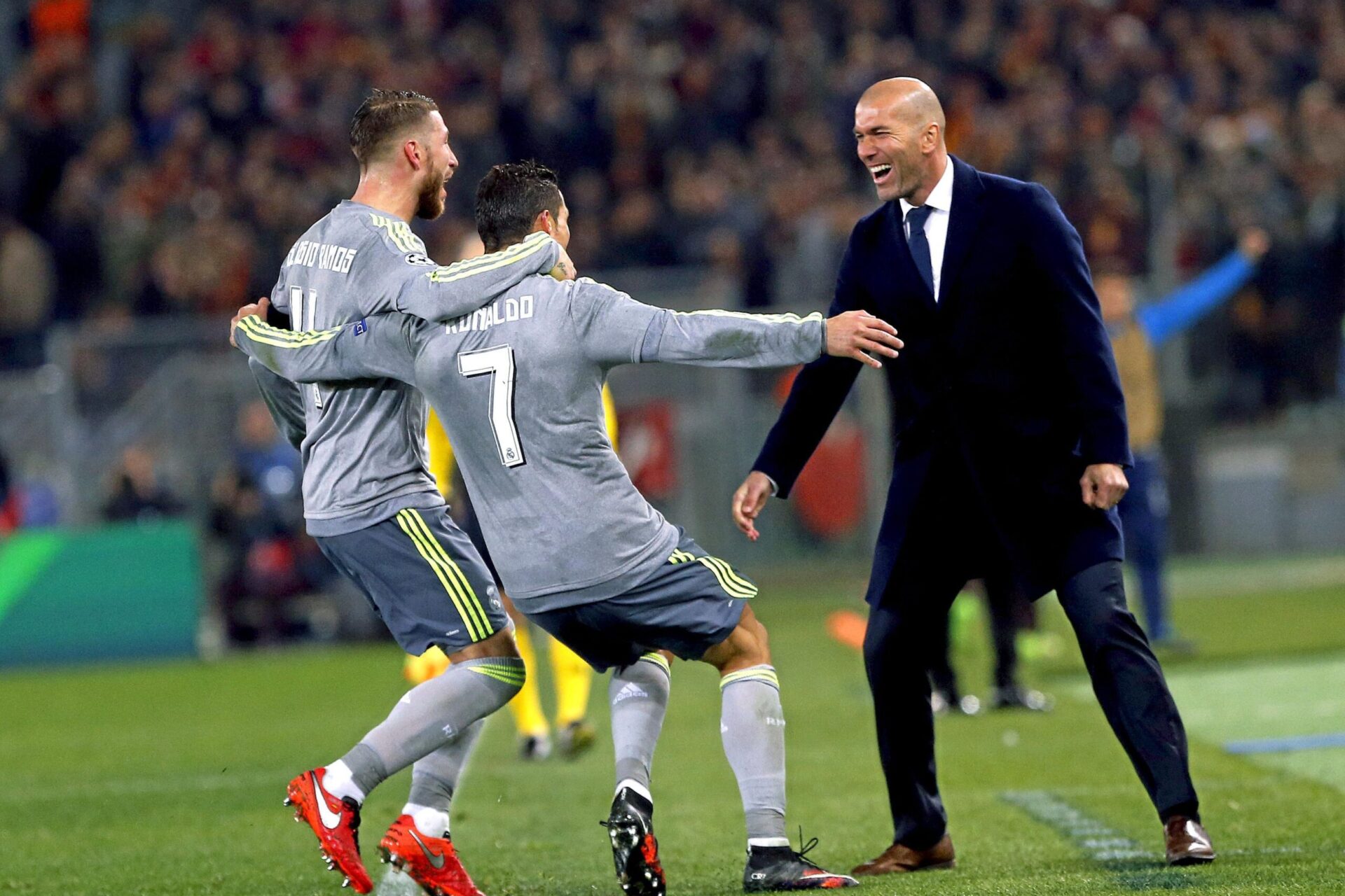 Zidane a déjà réussi à gérer de gros egos comme ceux de Sergio Ramos et Cristiano Ronaldo dans sa carrière d'entraîneur (iconsport)