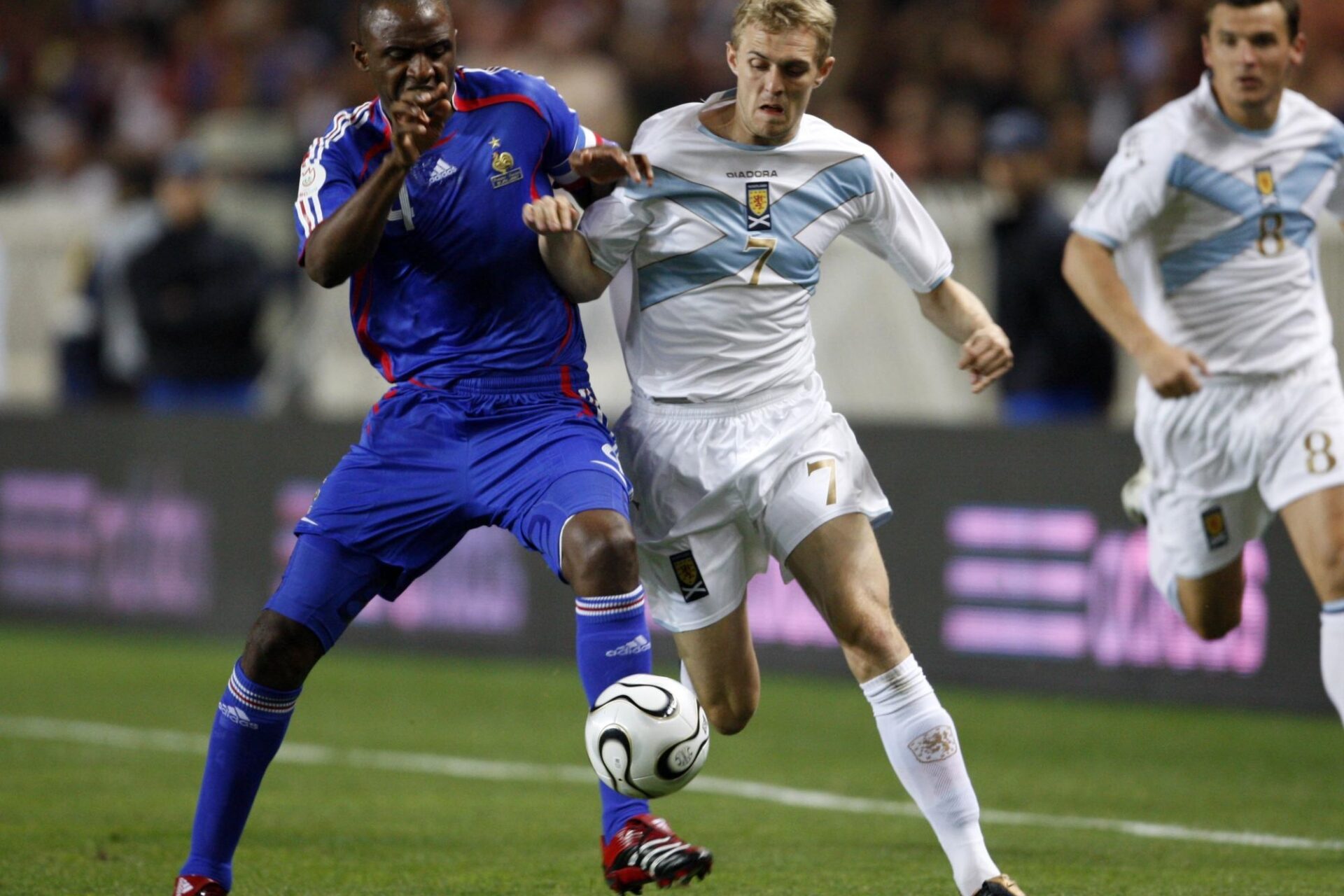 Patrick Vieira et l'équipe de France avaient perdu contre l'Ecosse (0-1) le 12 septembre 2007, en qualifications à l'Euro 2008. Icon Sport