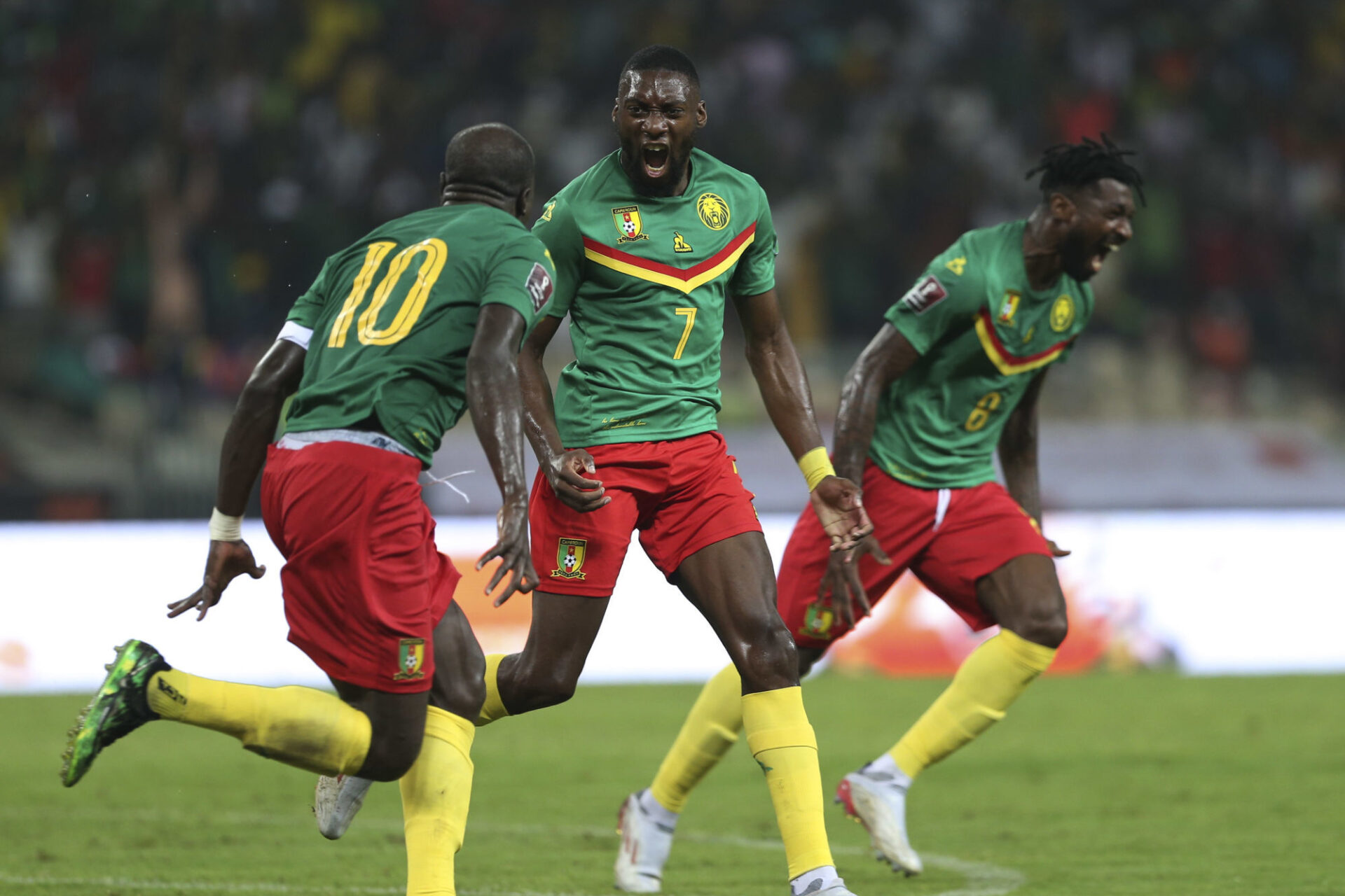 Karl Toko Ekambi c&eacute;l&egrave;bre son but face &agrave; la C&ocirc;te d'Ivoire lors d'un match de qualifications &agrave; la Coupe du Monde 2022, 16/11/2021. (@iconsport)
