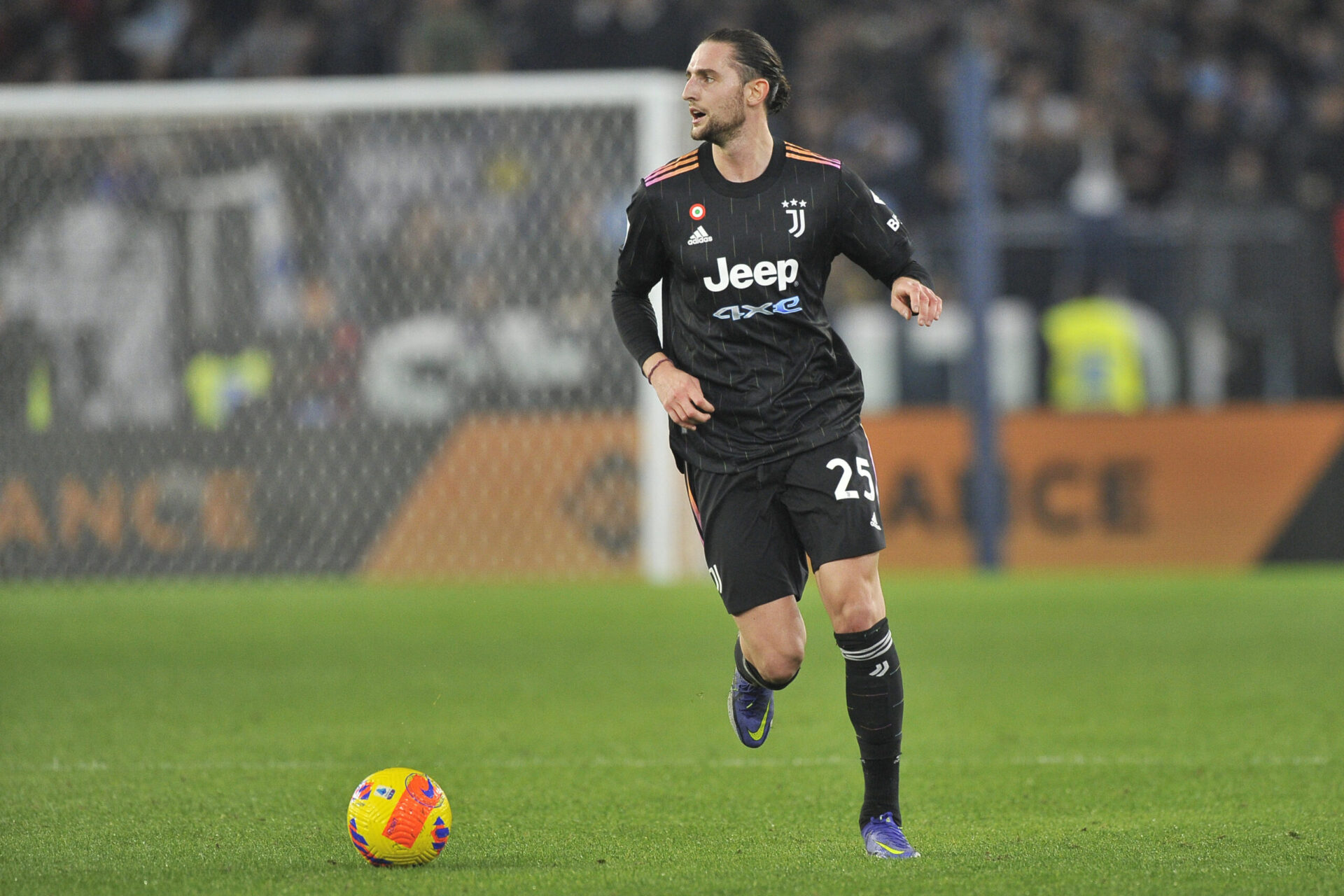 Rabiot estime qu'il a encore besoin de temps pour progresser tactiquement (iconsport)