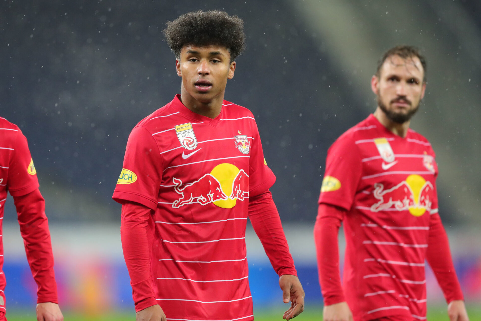 Karim Adeyemi (gauche) lors du match RB Salzburg - TSV Hartberg, 04/12/2021. (@iconsport) Karim Adeyemi (gauche) lors du match RB Salzburg - TSV Hartberg, 04/12/2021. (@iconsport)