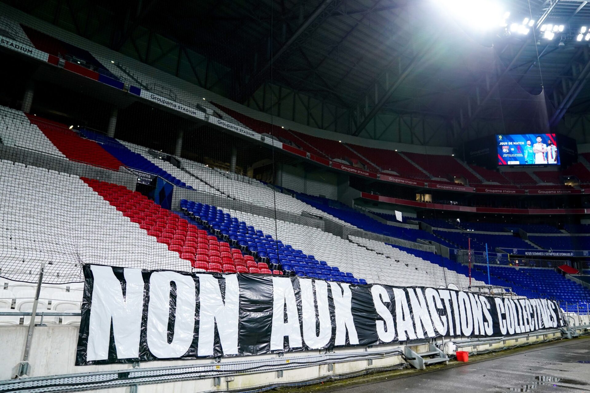 Le match s'est jou&eacute; &agrave; huis-clos suite aux d&eacute;bordements du match pr&eacute;c&eacute;dent face &agrave; l'OM (iconsport)