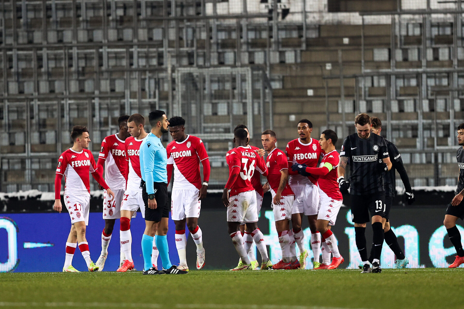 La joie mon&eacute;gasque sur le but (iconsport)