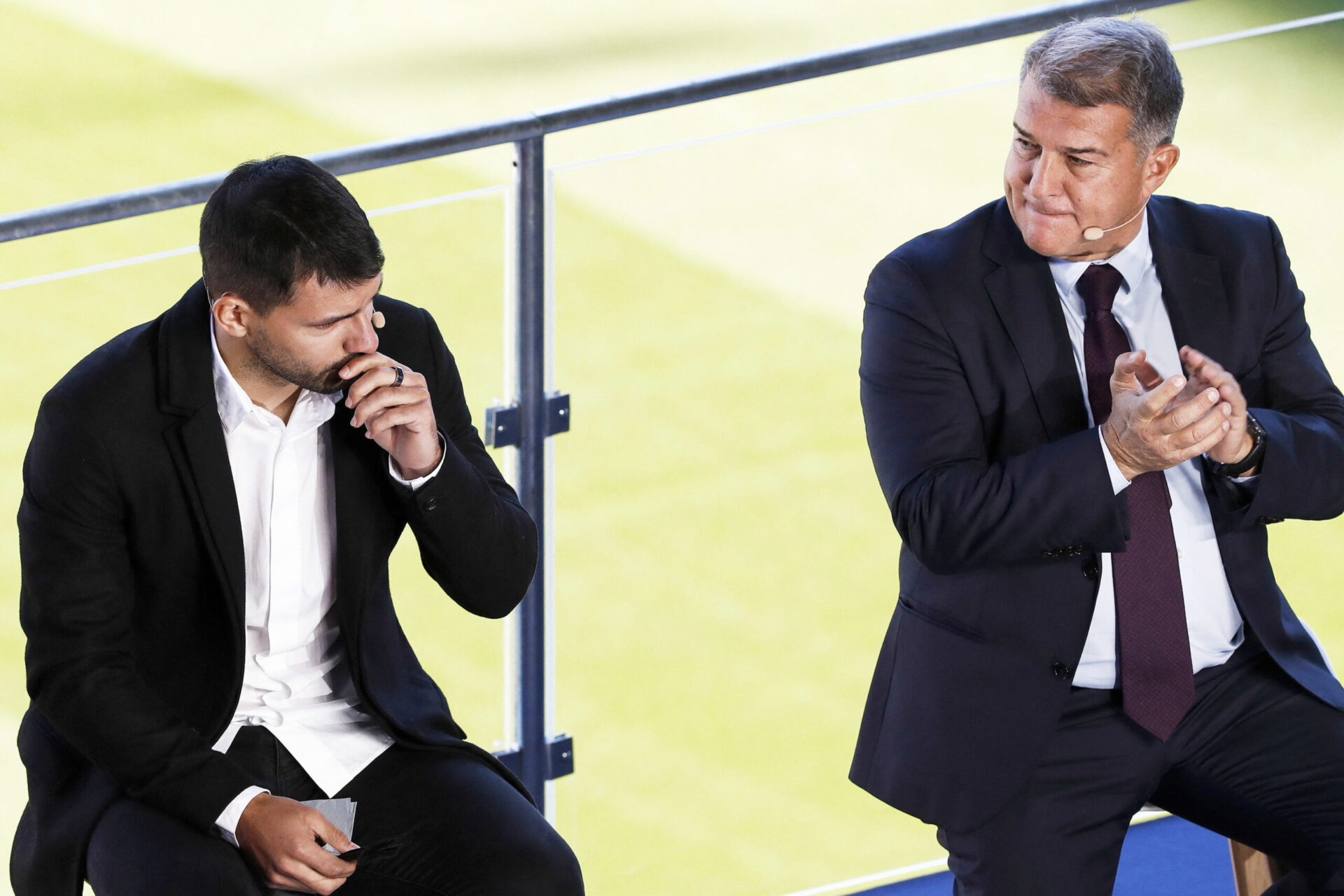 Sergio Agüero et Joan Laporta, lors de l'annonce de l'arrêt de la carrière du premier nommé (IconSport) Sergio Agüero et Joan Laporta, lors de l'annonce de l'arrêt de la carrière du premier nommé (IconSport)