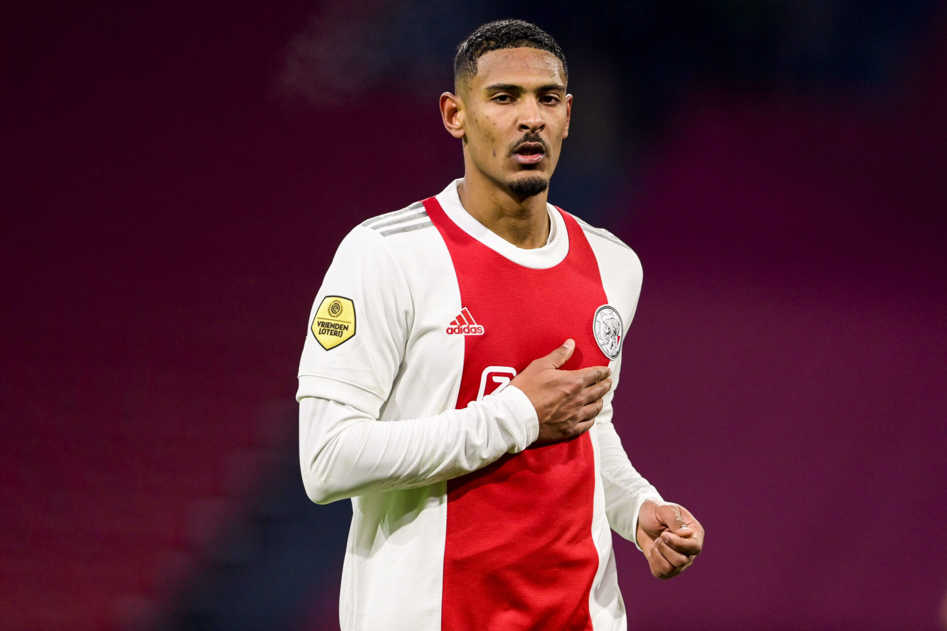 S&eacute;bastien Haller va passer du blanc et rouge au jaune et noir (Icon Sport)