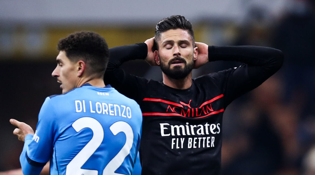 Olivier Giroud et l'AC Milan ont perdu contre Naples, mais n'ont pas été aidés par l'arbitrage vidéo. Icon Sport