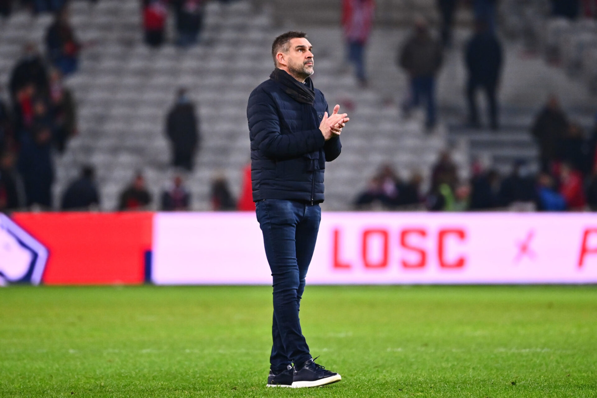 Jocelyn Gourvennec sur le banc du LOSC. (Icon Sport)