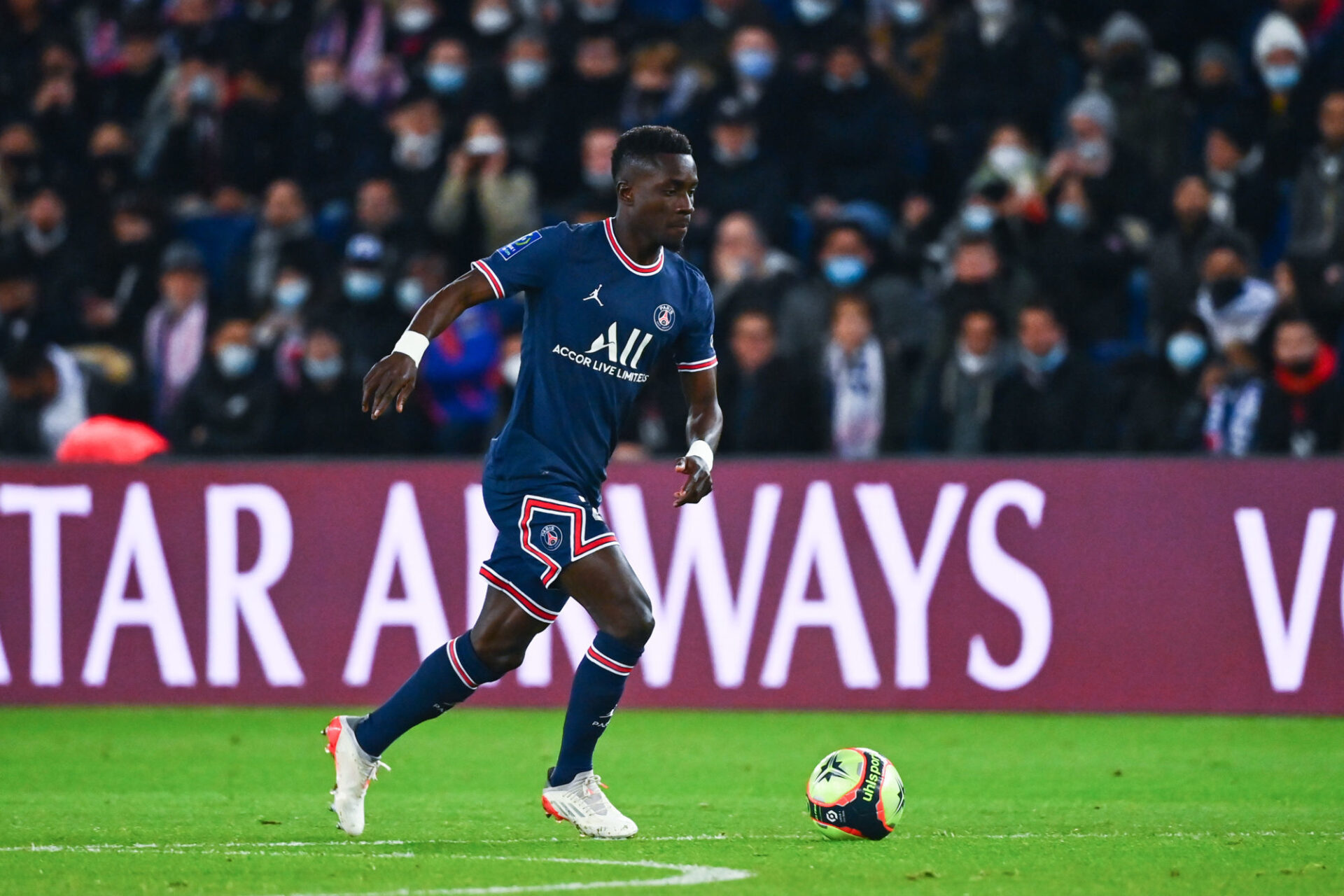 Idrissa Gueye avec le maillot du Paris Saint-Germain (Icon Sport) Idrissa Gueye avec le maillot du Paris Saint-Germain (Icon Sport)