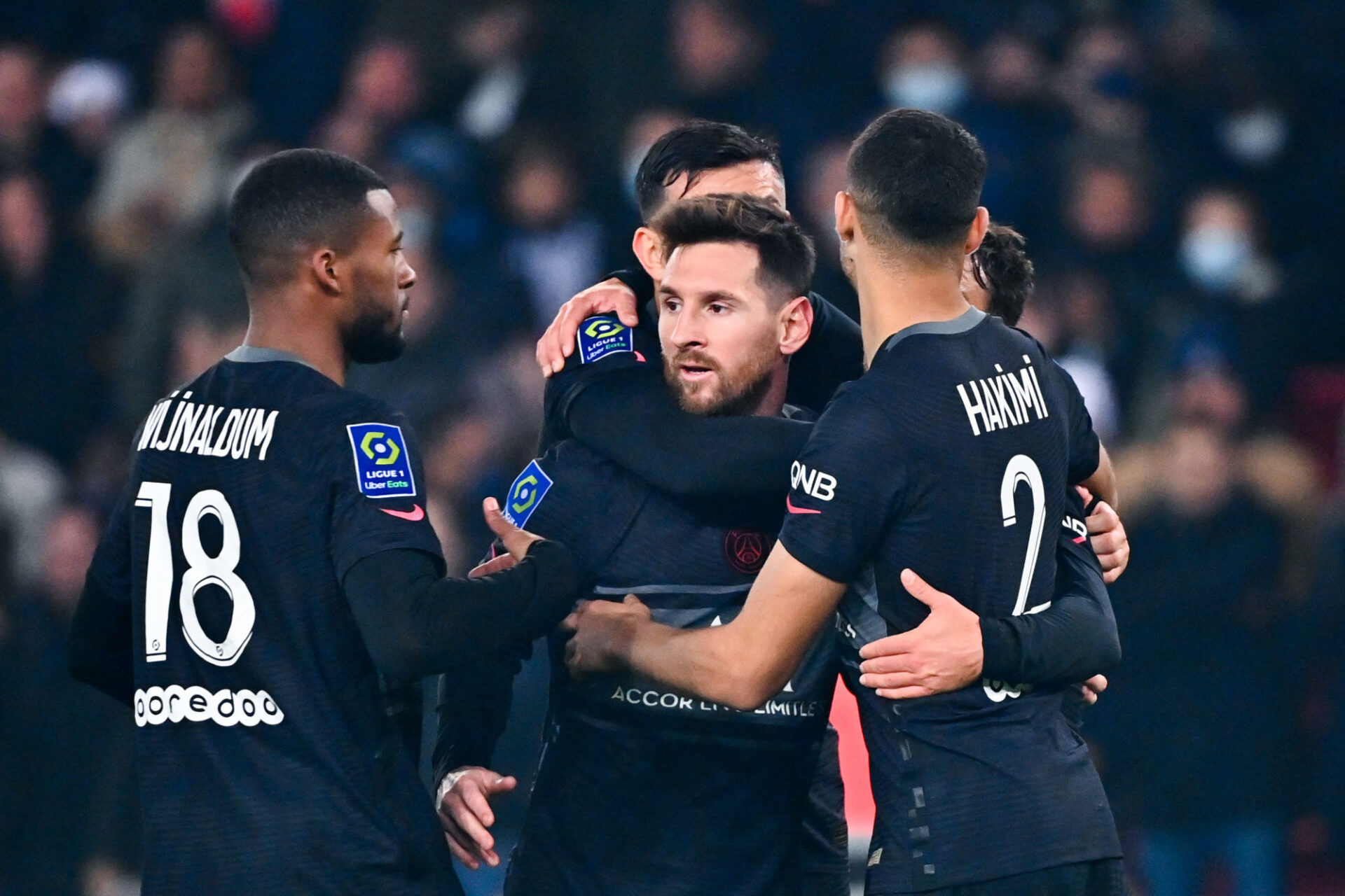 Lionel Messi, Georginio Wijnaldum et Achraf Hakimi, arriv&eacute;s cet &eacute;t&eacute; au PSG, doivent encore se faire &agrave; la rudesse de la Ligue 1. Icon Sport