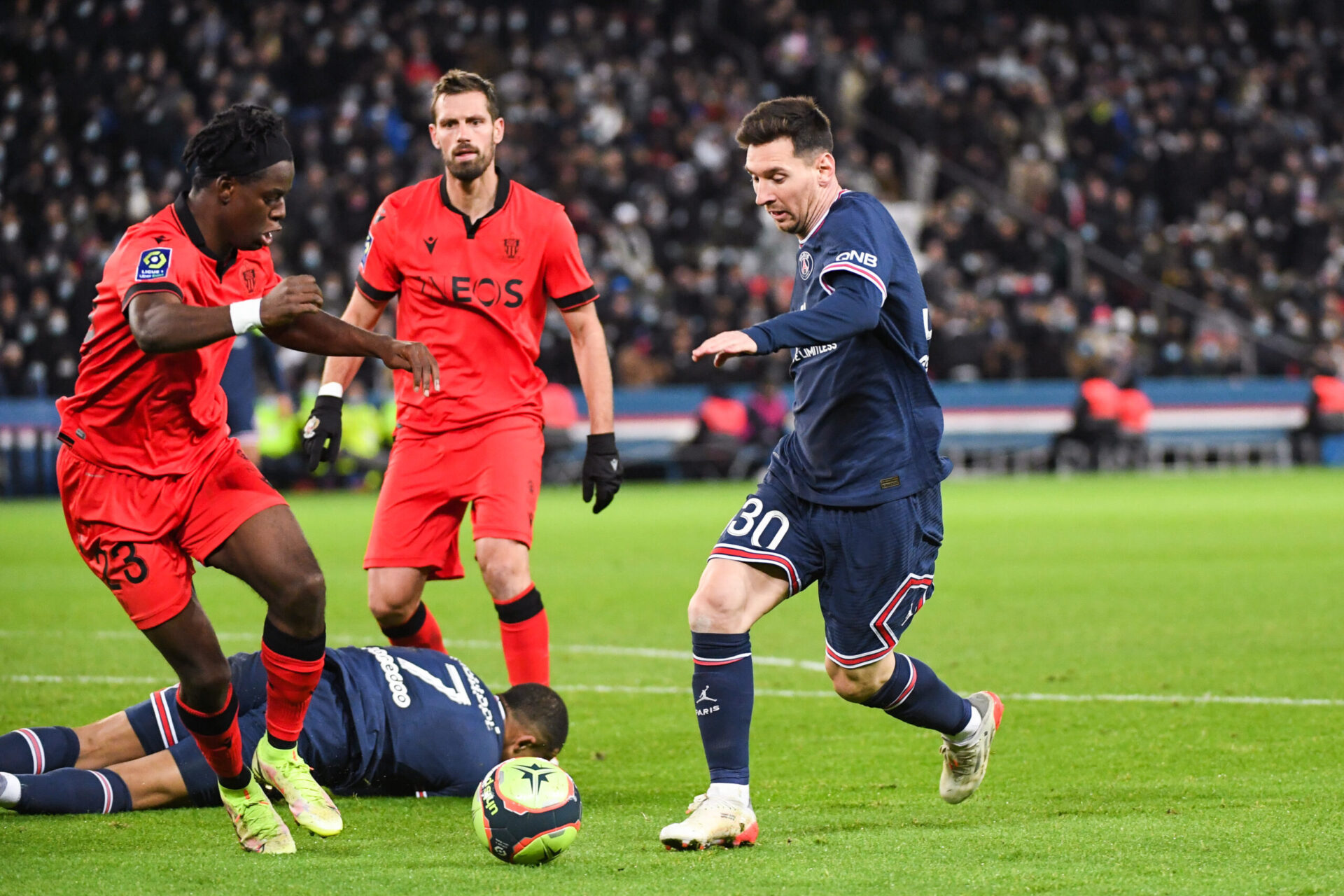 Lionel Messi n'a pas réussi à être décisif face à Nice (iconsport) Lionel Messi n'a pas réussi à être décisif face à Nice (iconsport)