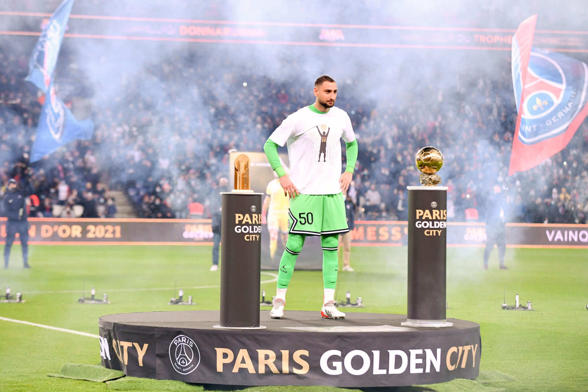 Avant Paris - Nice, Donnarumma a présenté le trophée Yachine au Parc des Princes (iconsport) Avant Paris - Nice, Donnarumma a présenté le trophée Yachine au Parc des Princes (iconsport)