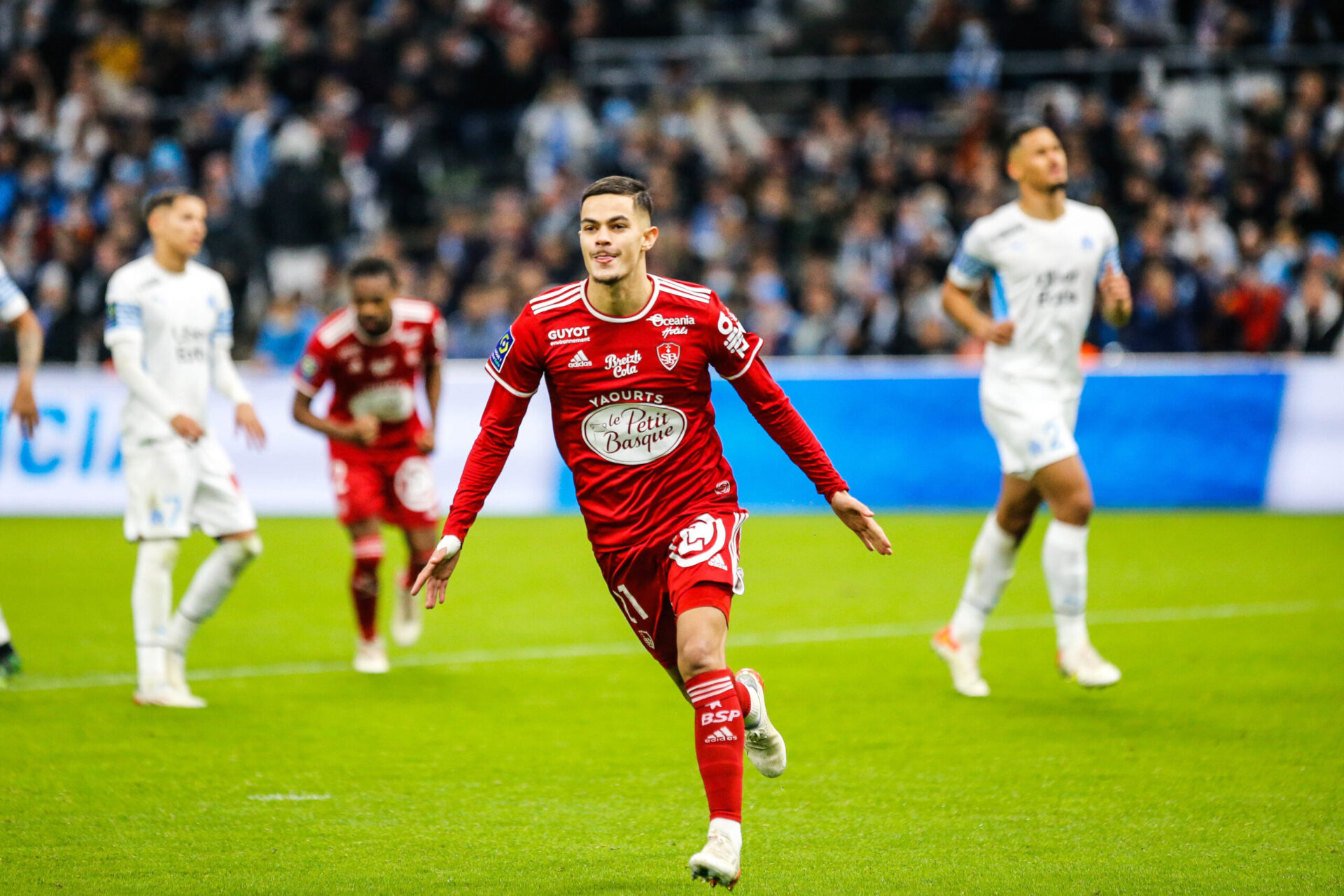 Après un appui sur Payet, Gerson a inscrit son deuxième but de la semaine et donné l'avantage à Marseille (iconsport) Après un appui sur Payet, Gerson a inscrit son deuxième but de la semaine et donné l'avantage à Marseille (iconsport)